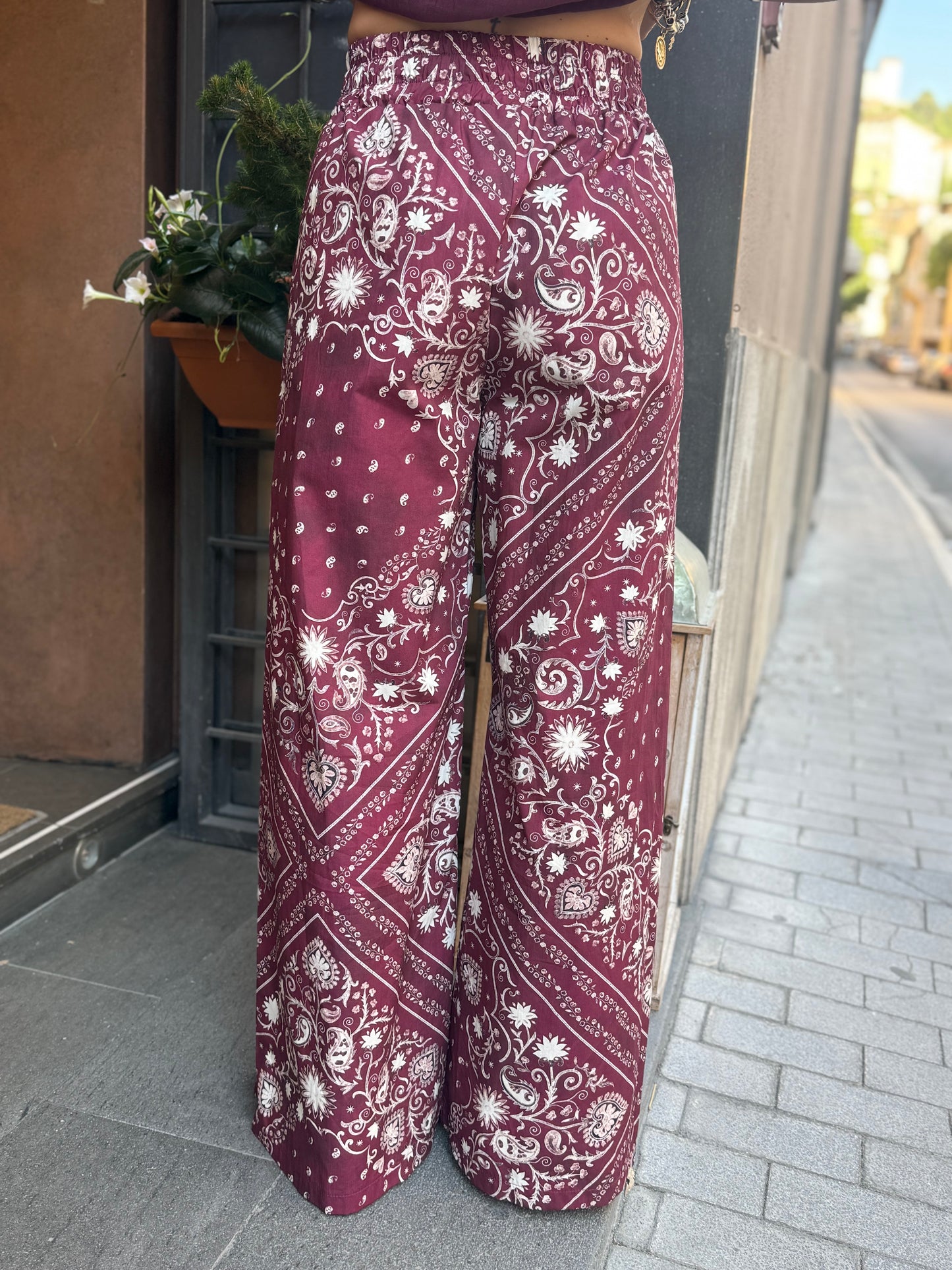Tensione in Pantalone fantasia VINO
