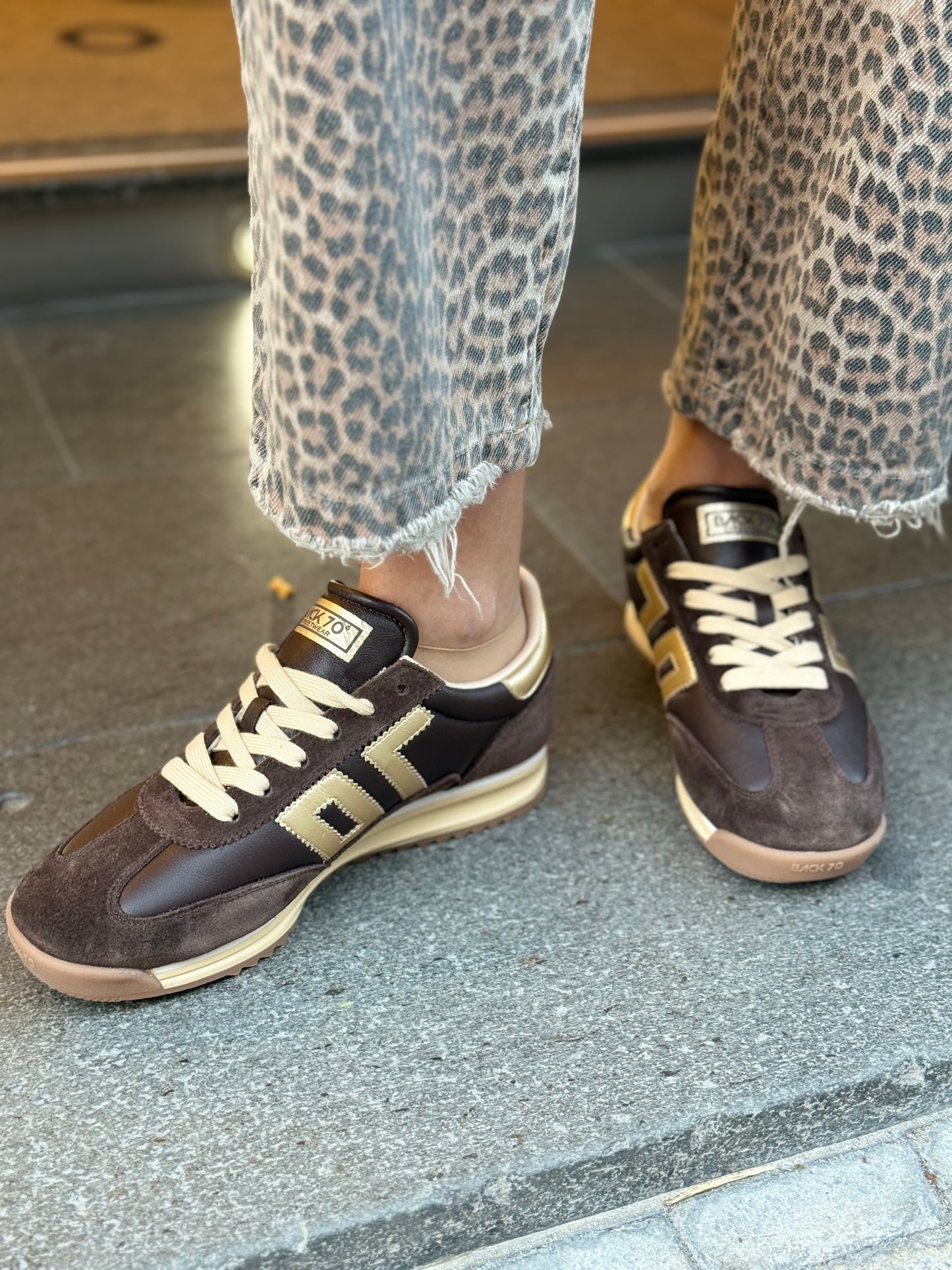 Back70 JOGGER NAPPA SPONGE COFFEE SUEDE CAFFEE/GOLD