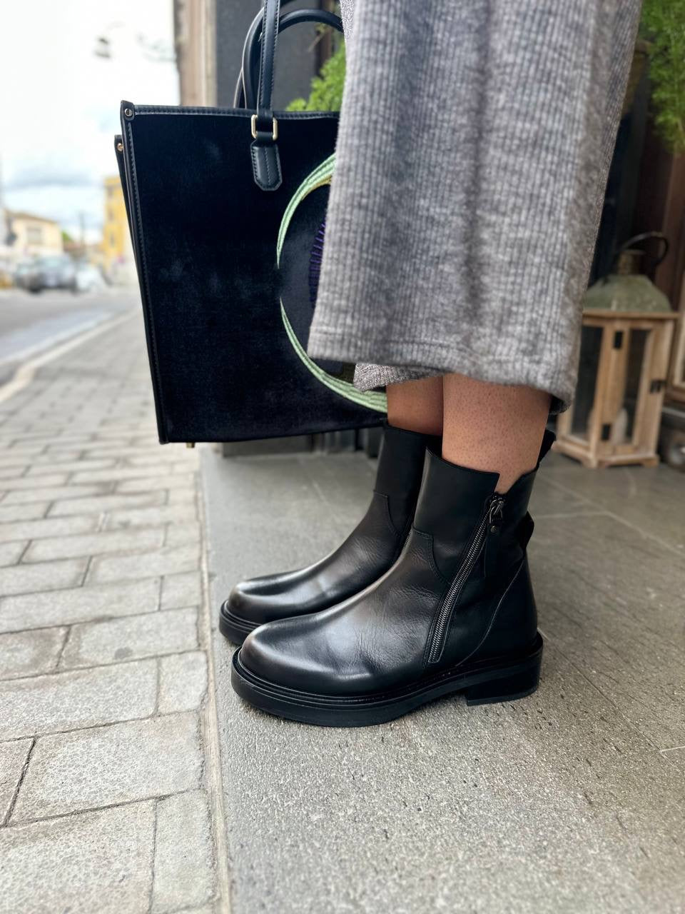 Stivaletto doppia zip in pelle NERO