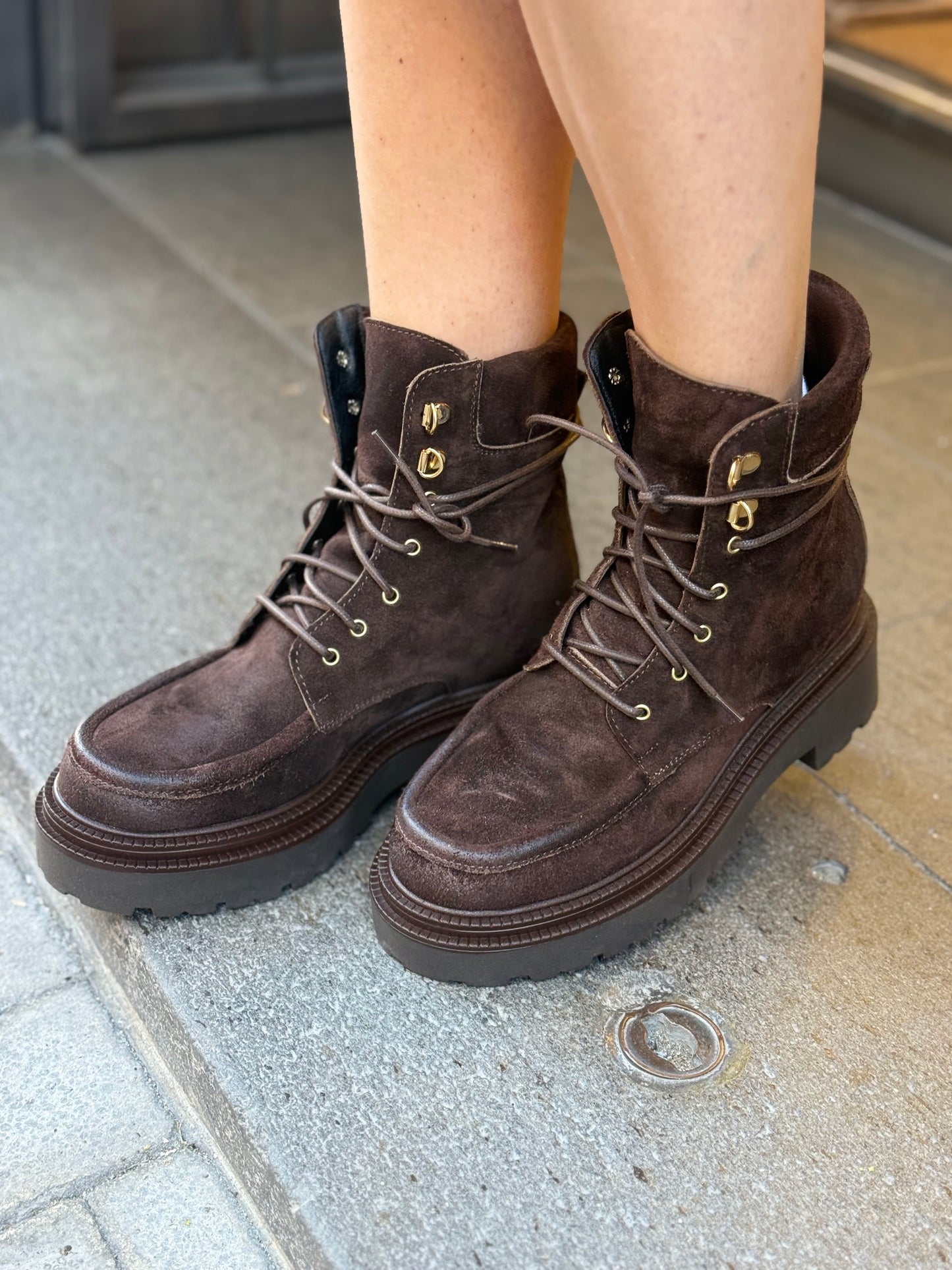 Anfibio in pelle scamosciata MORO