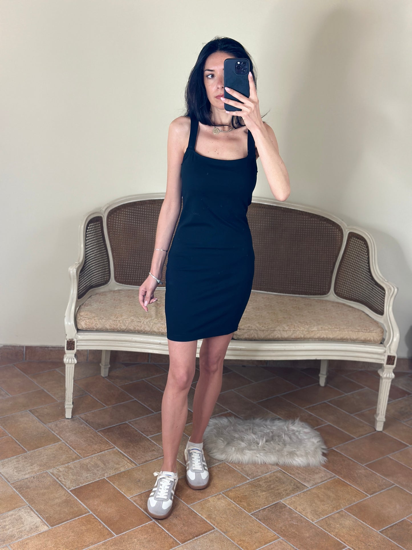 Hinnominate abito nero