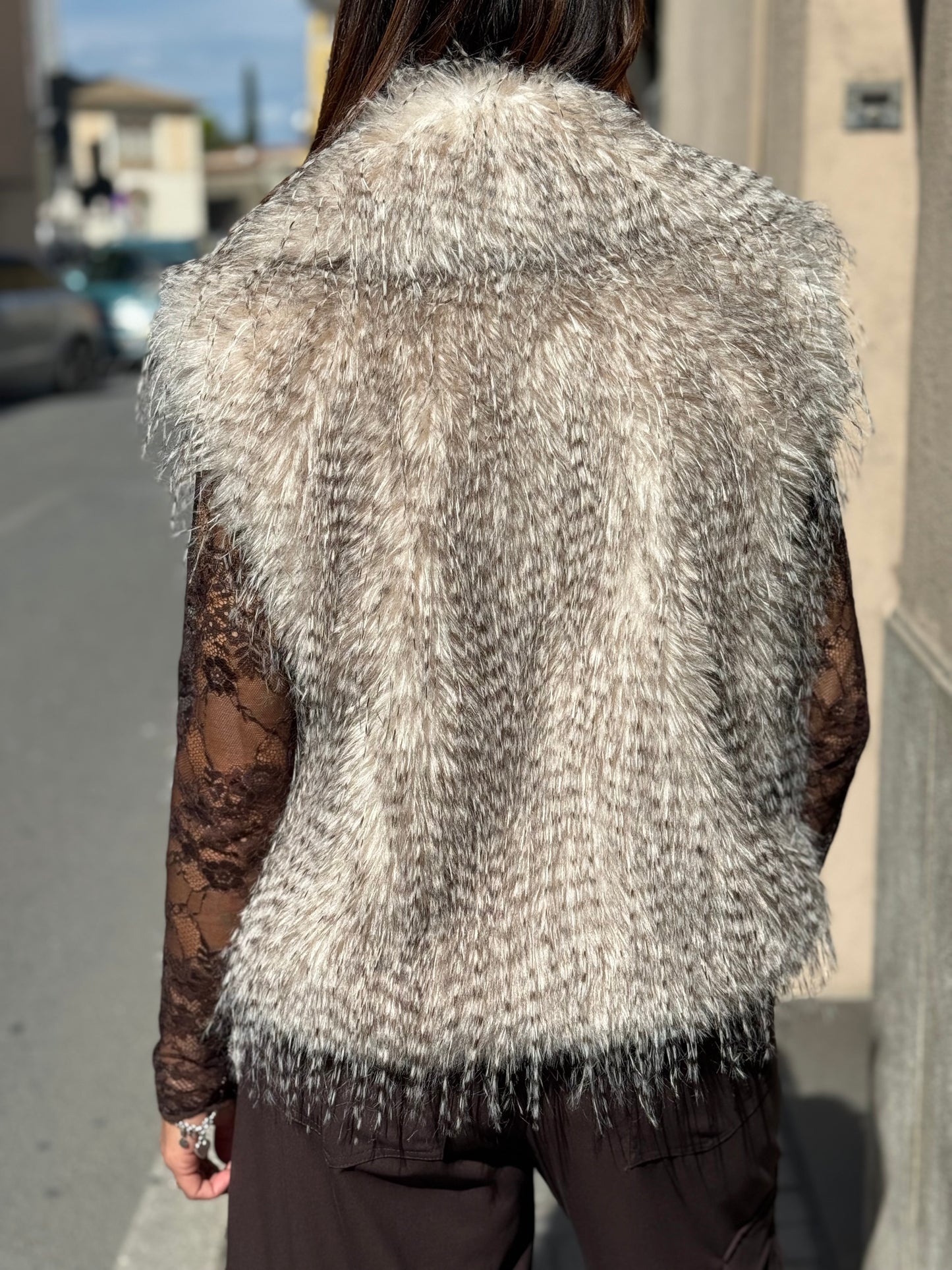 Tensione in Gilet ecopelliccia struzzo