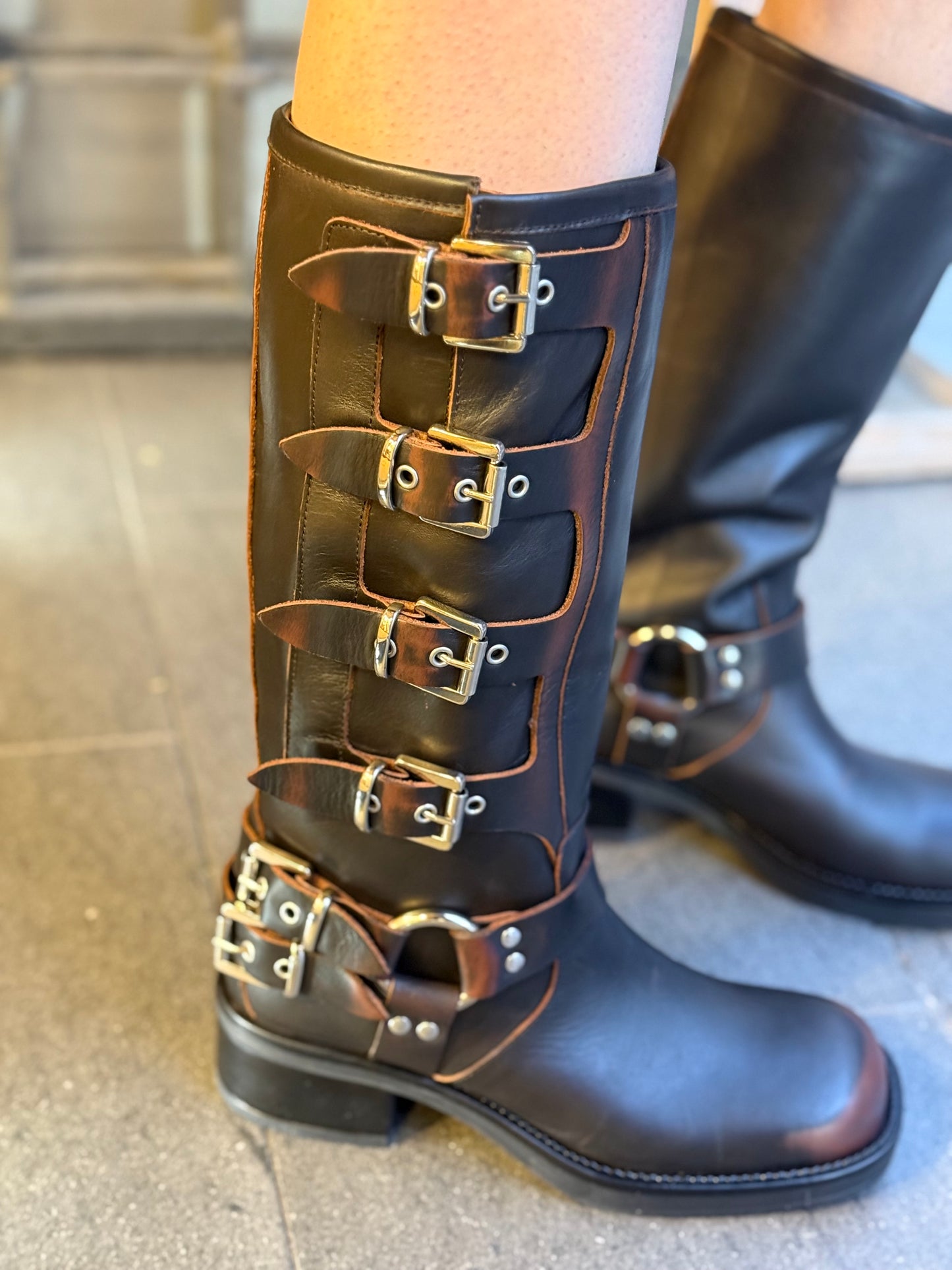 Ovyè Biker MORO con fibbie effetto vintage