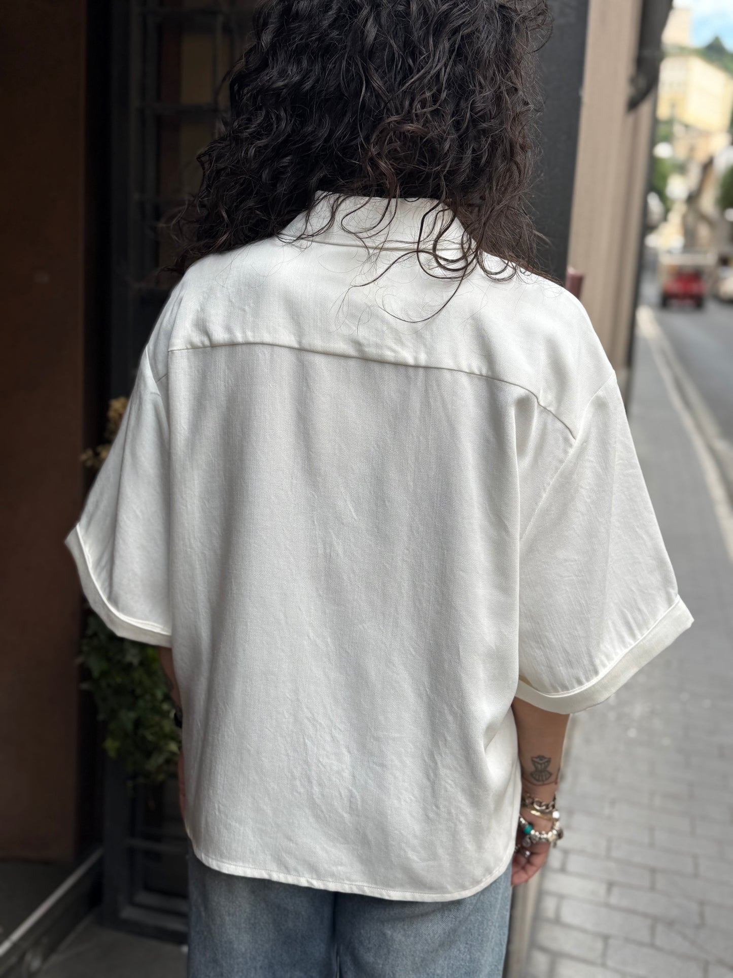 Tensione in camicia manica corta taschino paillettes Panna