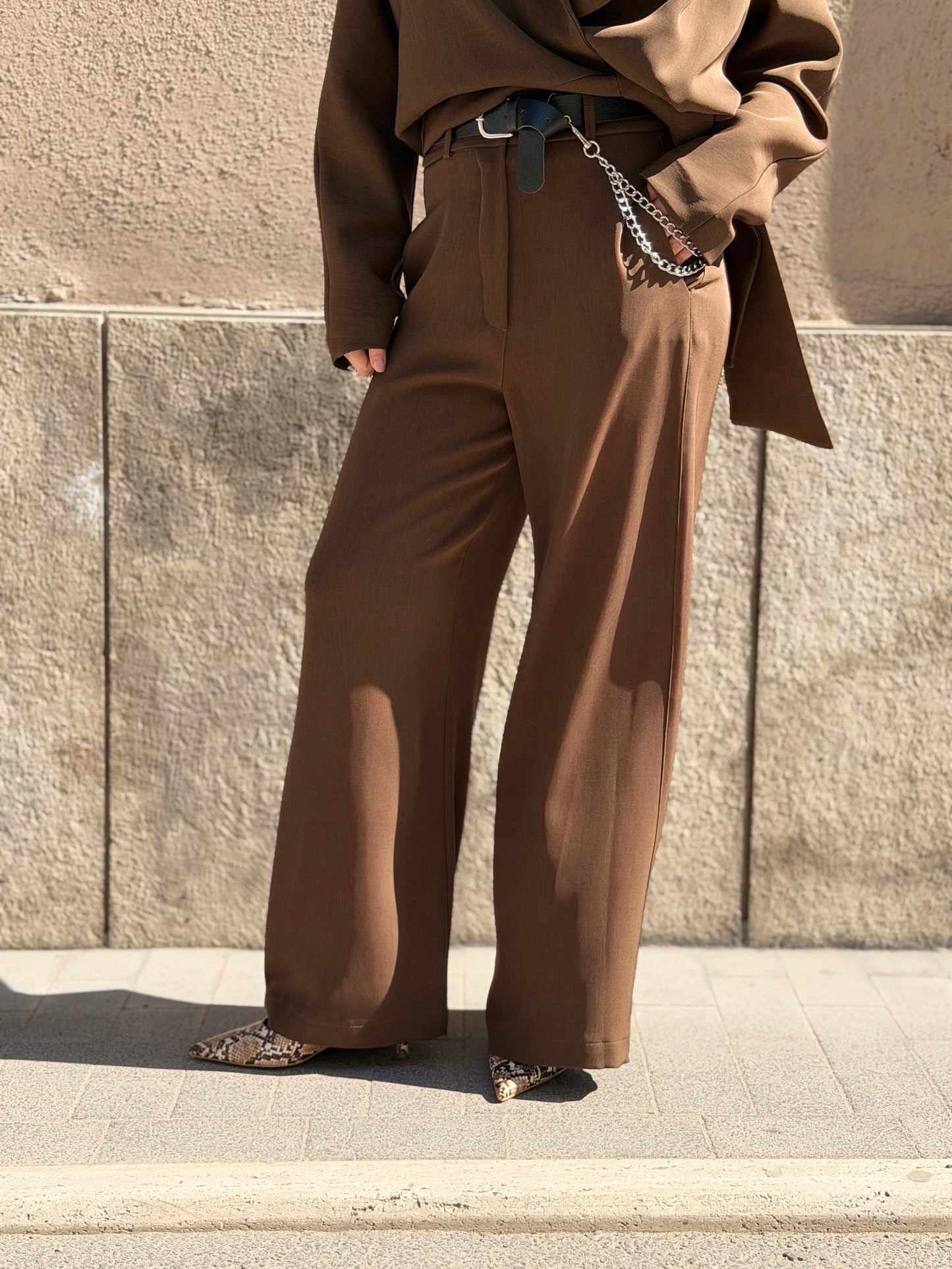 Haveone Pantalone con cintura e catena BROWN