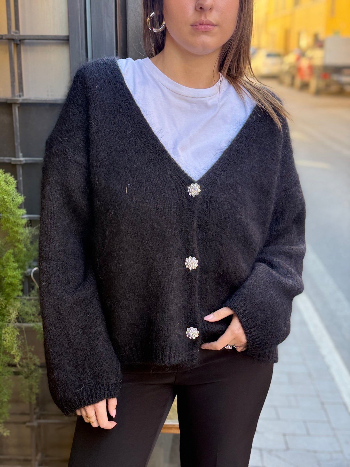 Cardigan ISABELLE scollo a V con bottoni gioiello NERO
