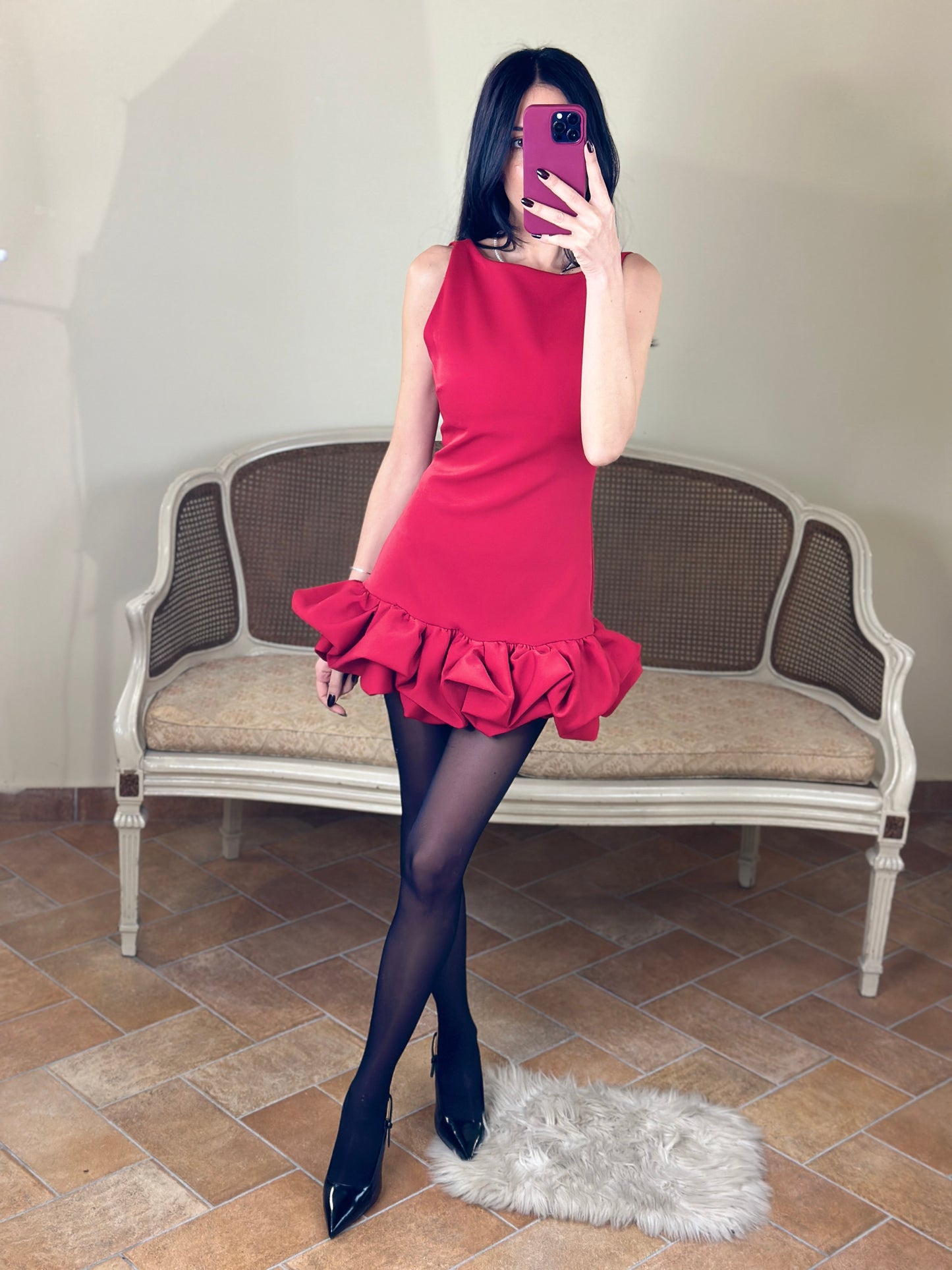 Uni mè abito corto con balza rouches ROSSO