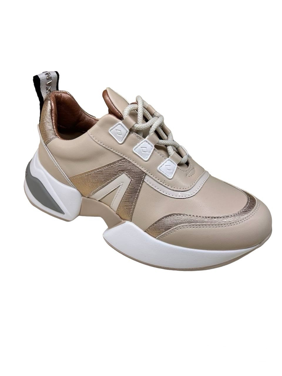 Alexander Smith marble woman total beige