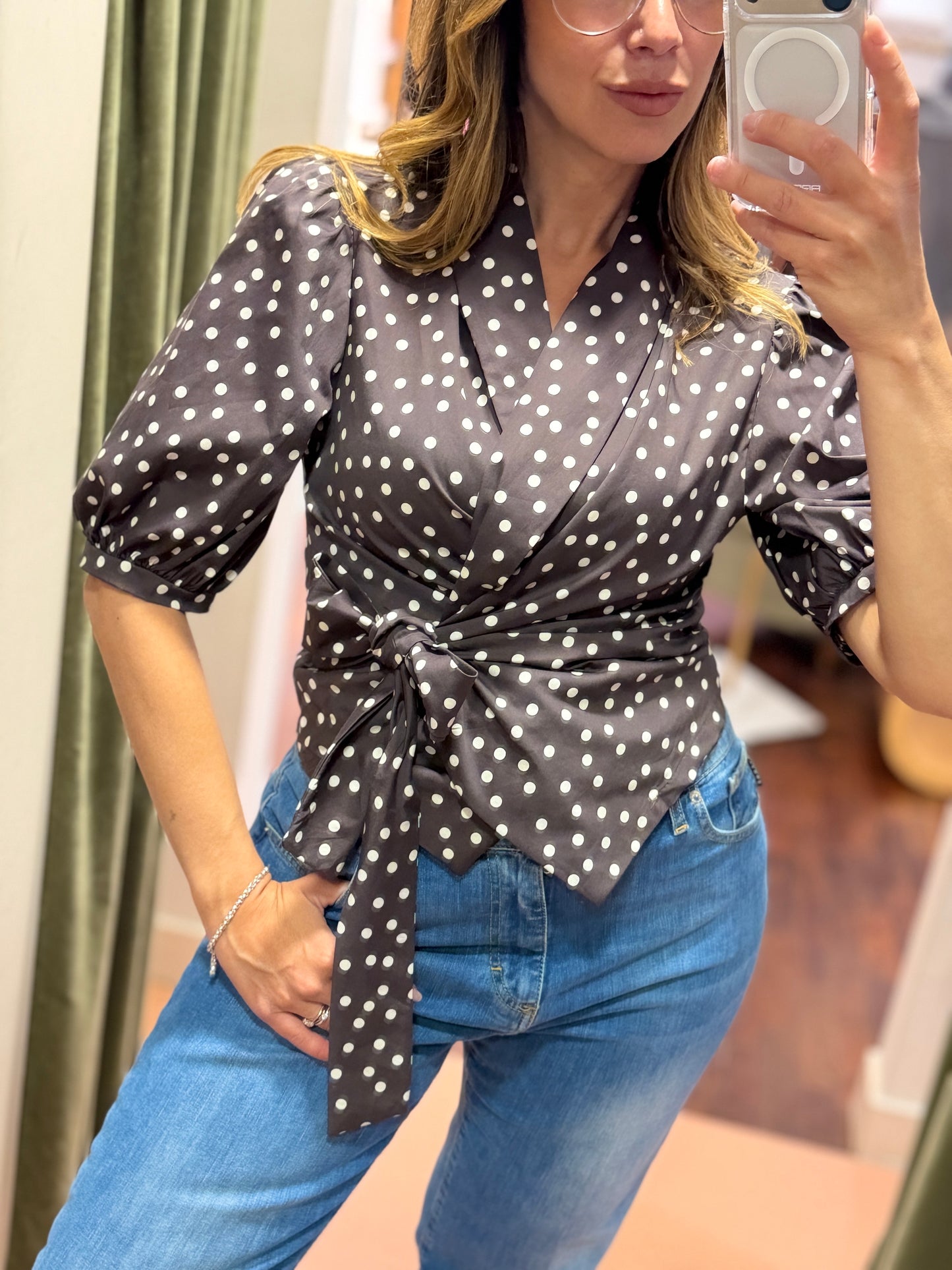 Camicia a pois con fiocco ( disponibile in più colori)