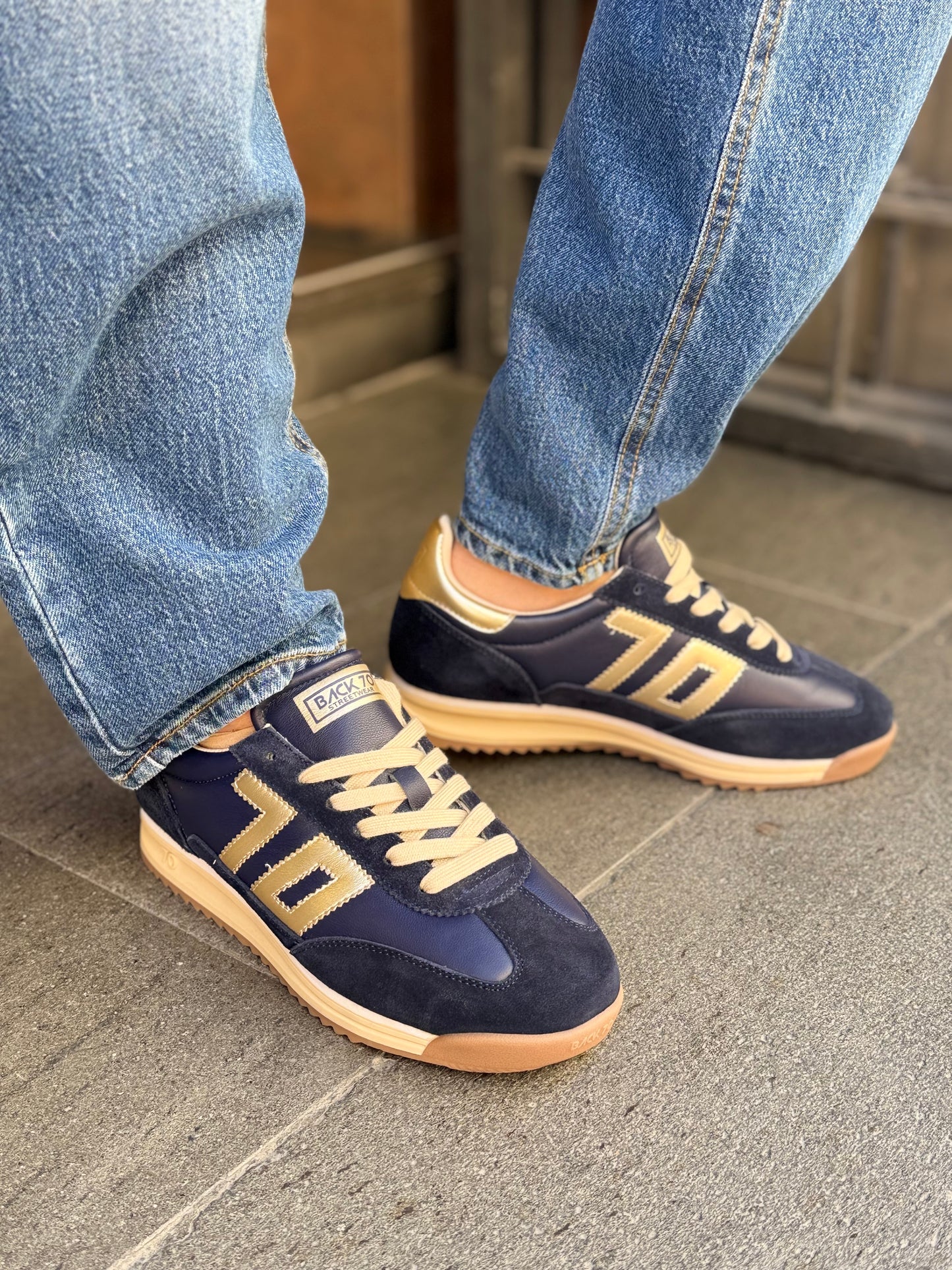 Back70 JOGGER NAVY LEATHER SPONGE NAVY SUEDE GOLD