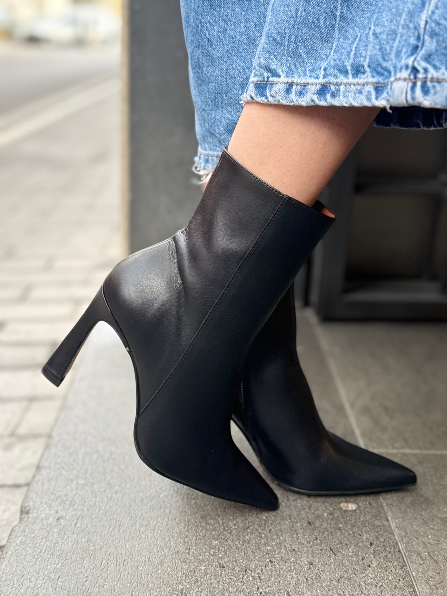 Angel Alarcon LAMIA Stivaletto in pelle con zip laterale NERO