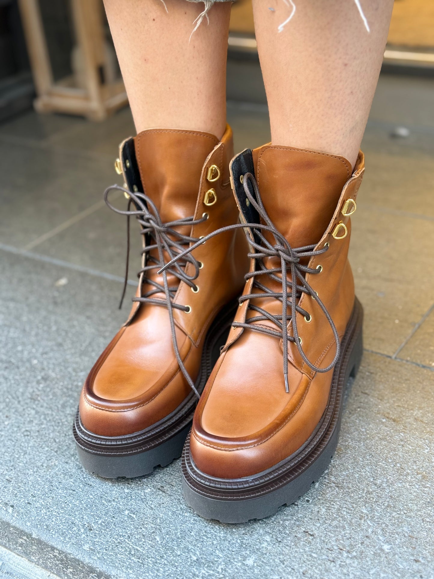 Anfibio in pelle liscia CUOIO