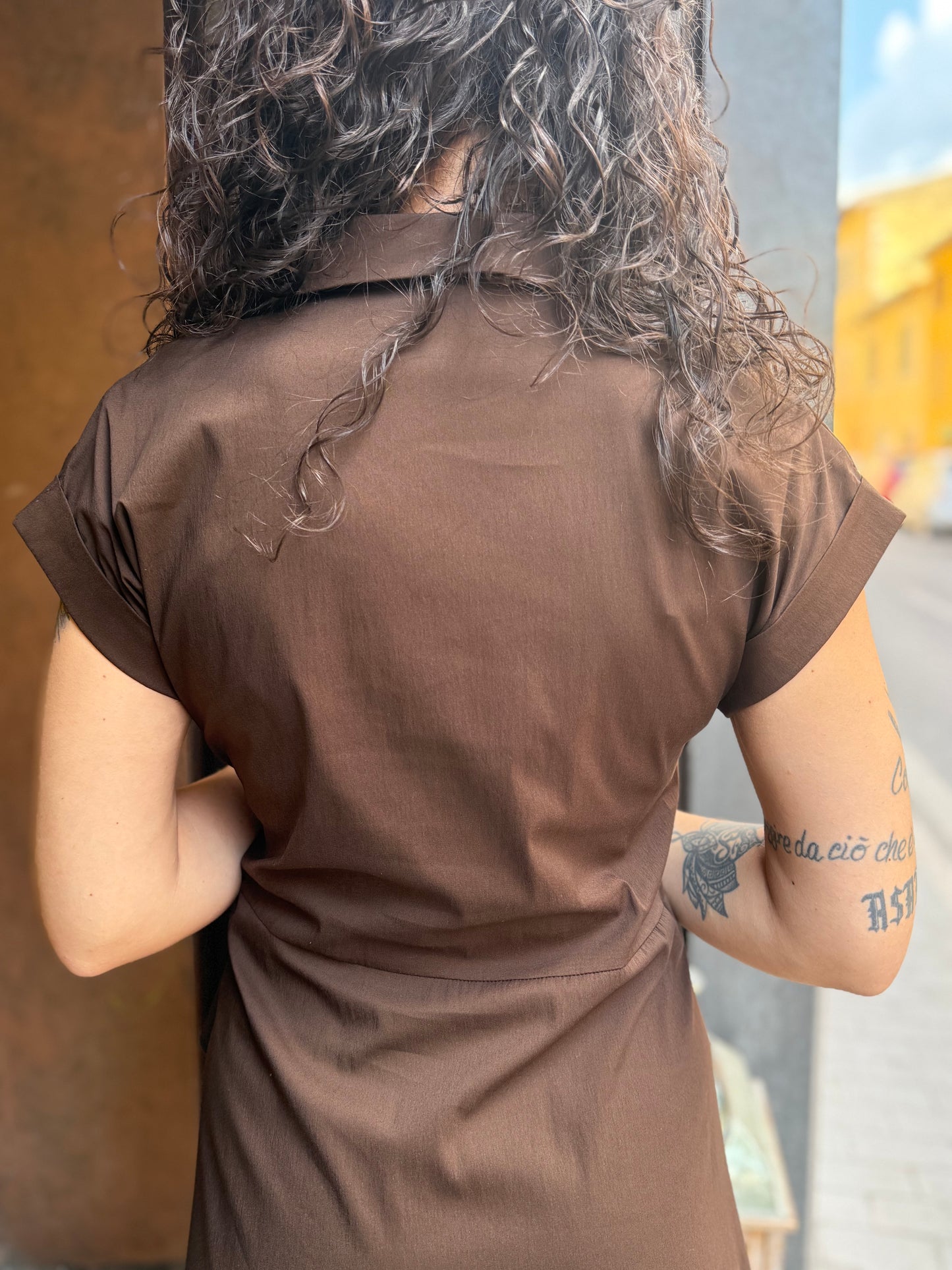 Abito con nodo laterale cioccolato
