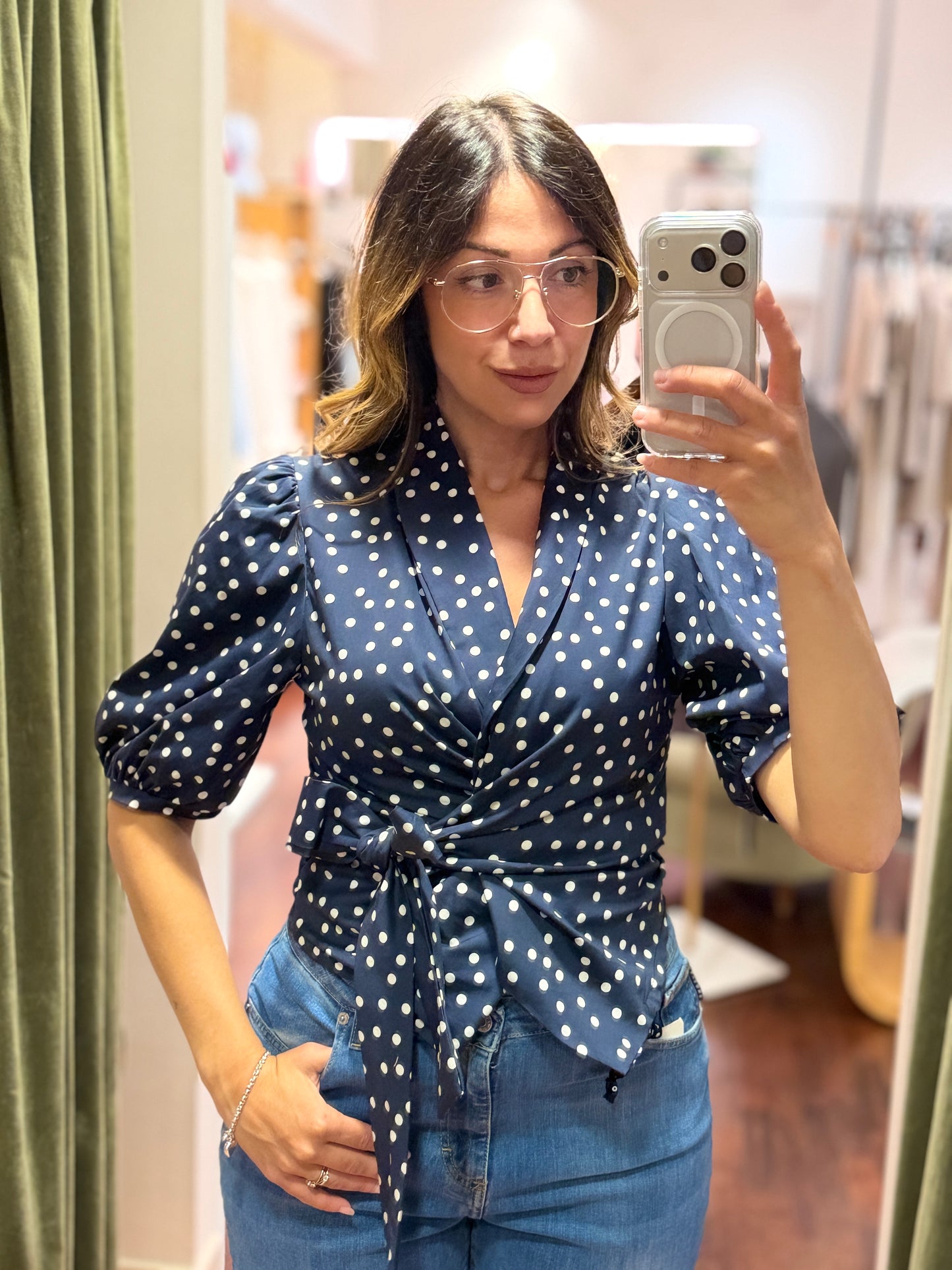 Camicia a pois con fiocco ( disponibile in più colori)