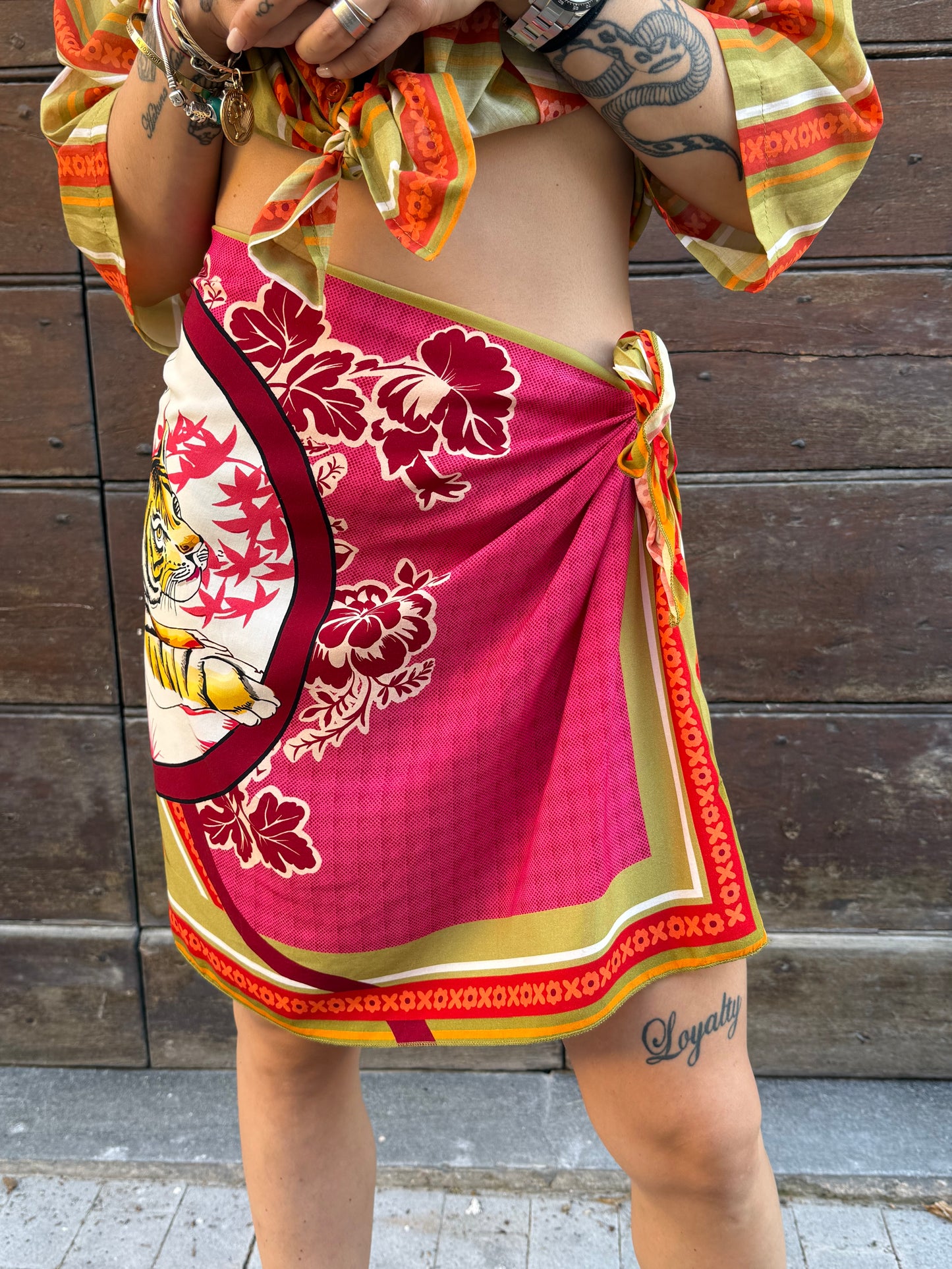 Tensione in gonna foulard corta TIGER