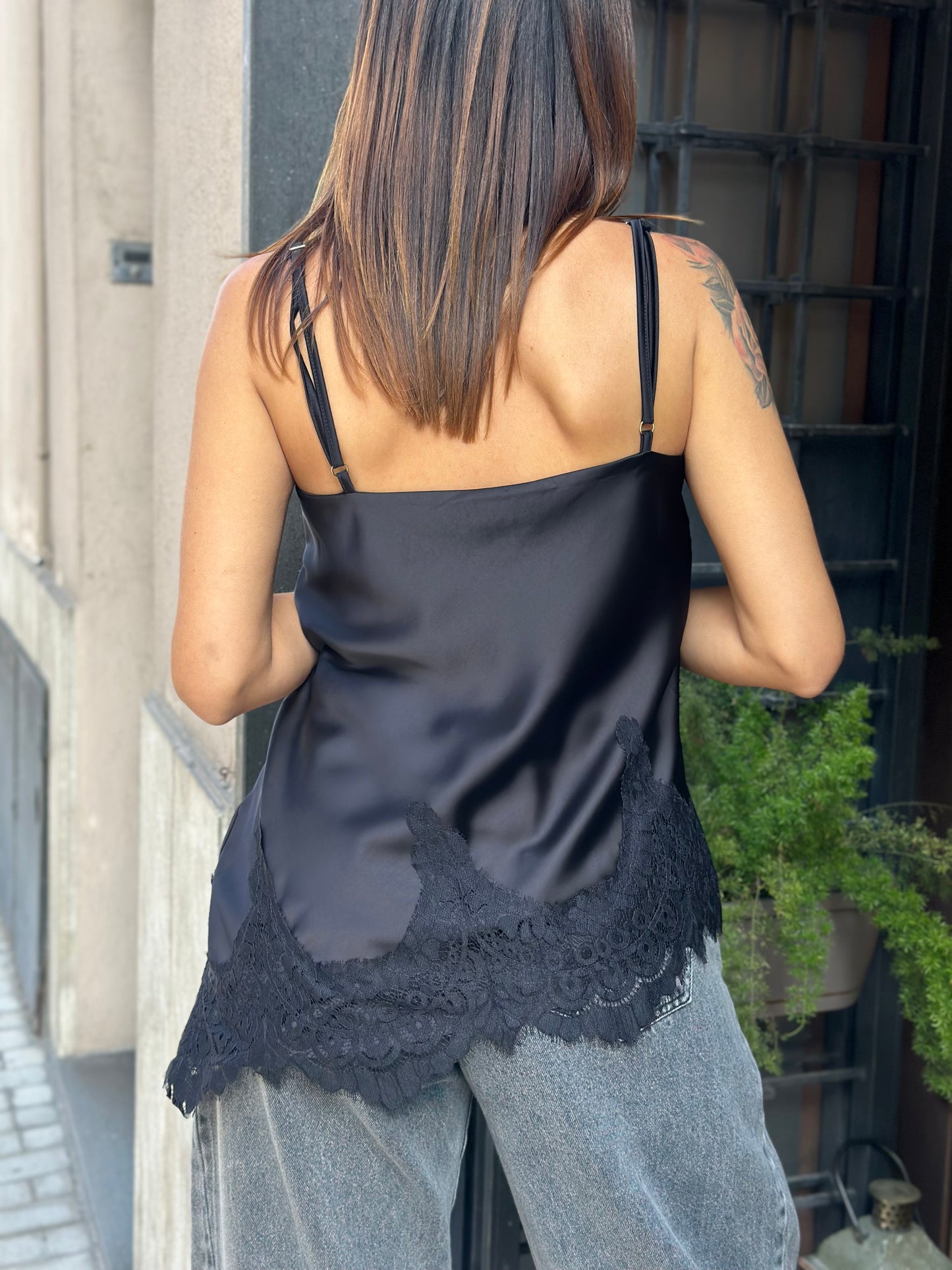 Tensione In Top pizzo onde NERO