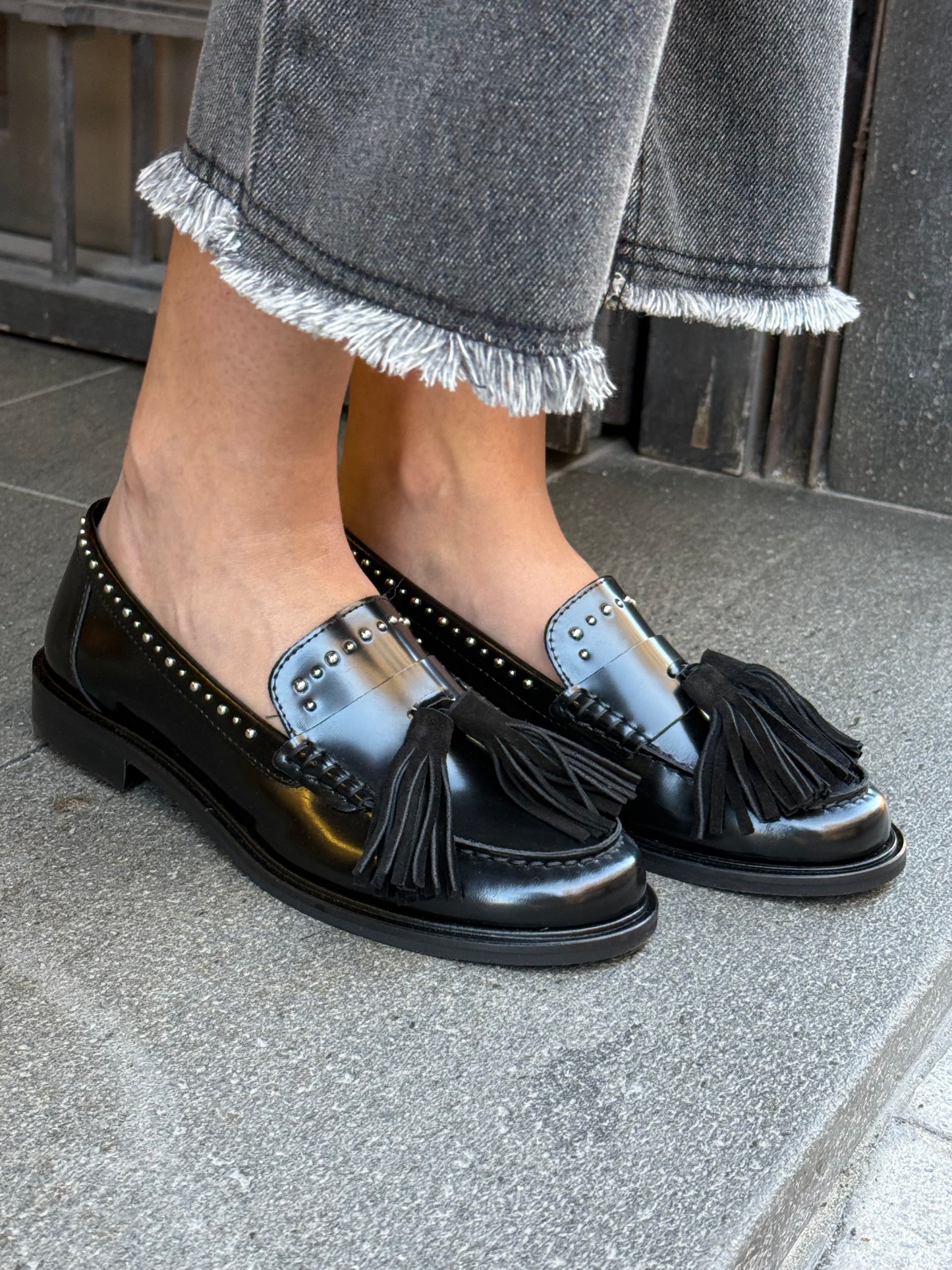 Elisa lanci Mocassino NERO con borchie e nappine