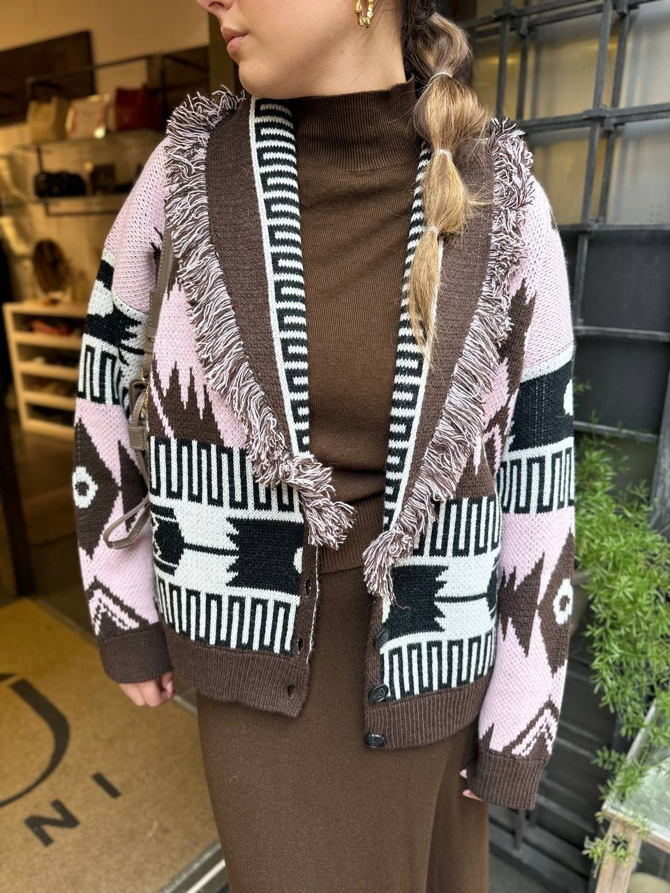 Tensione in Cardigan con bottoni e frange ANALUI CACAO/BORDEAUX