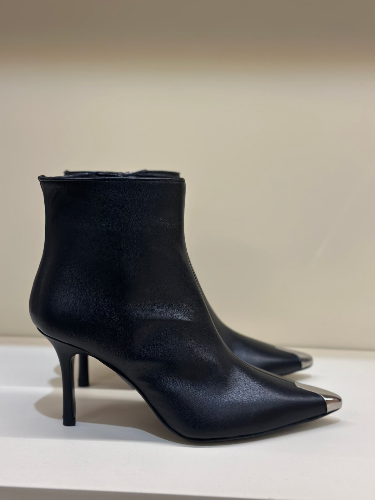 Stivaletto con puntale acciaio  NERO/ARGENTO