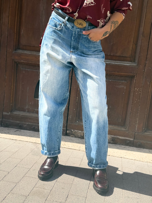 Tensione in Jeans Barrel con cinta