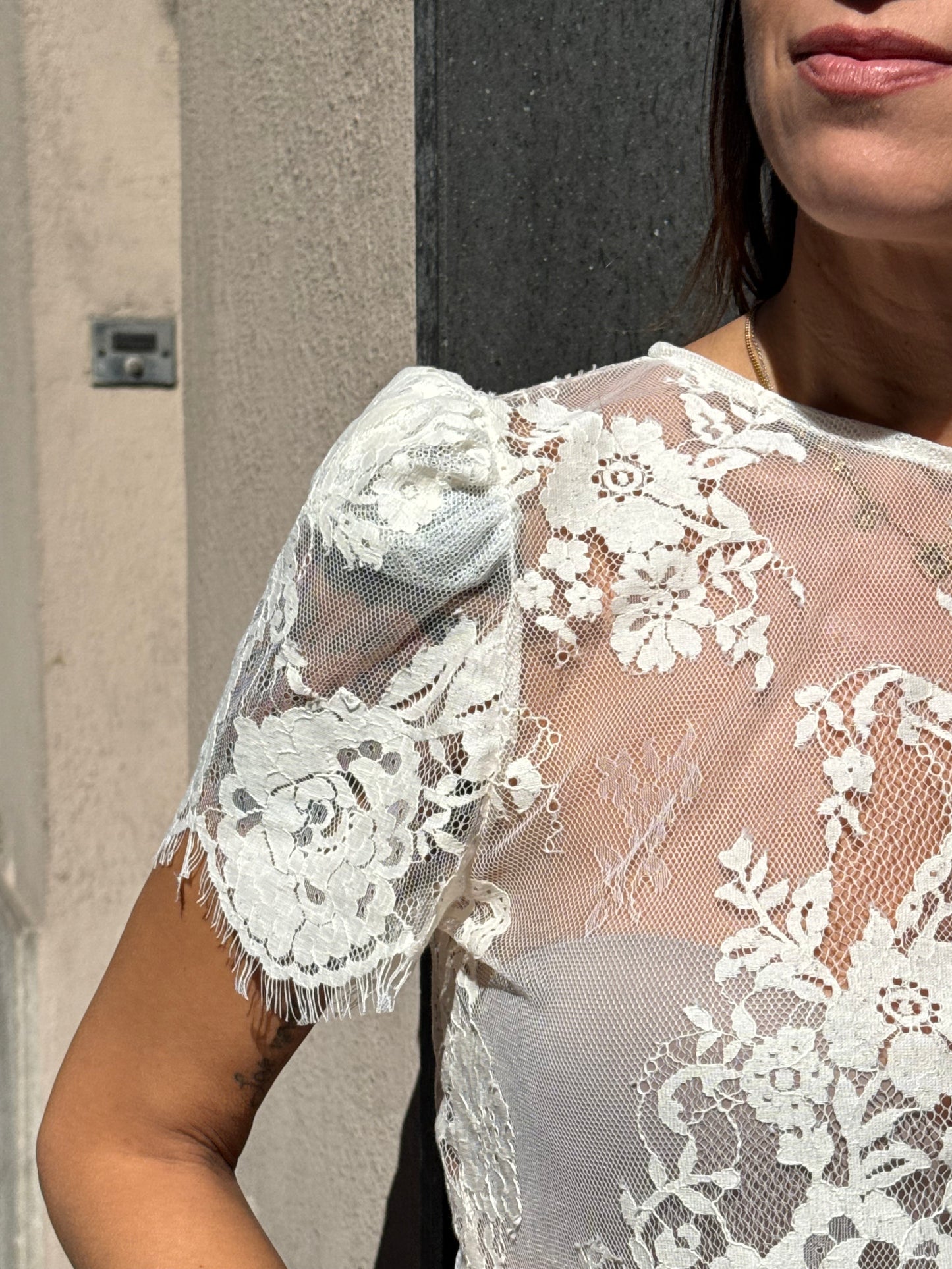 Tensione in Blusa in pizzo BURRO manica corta