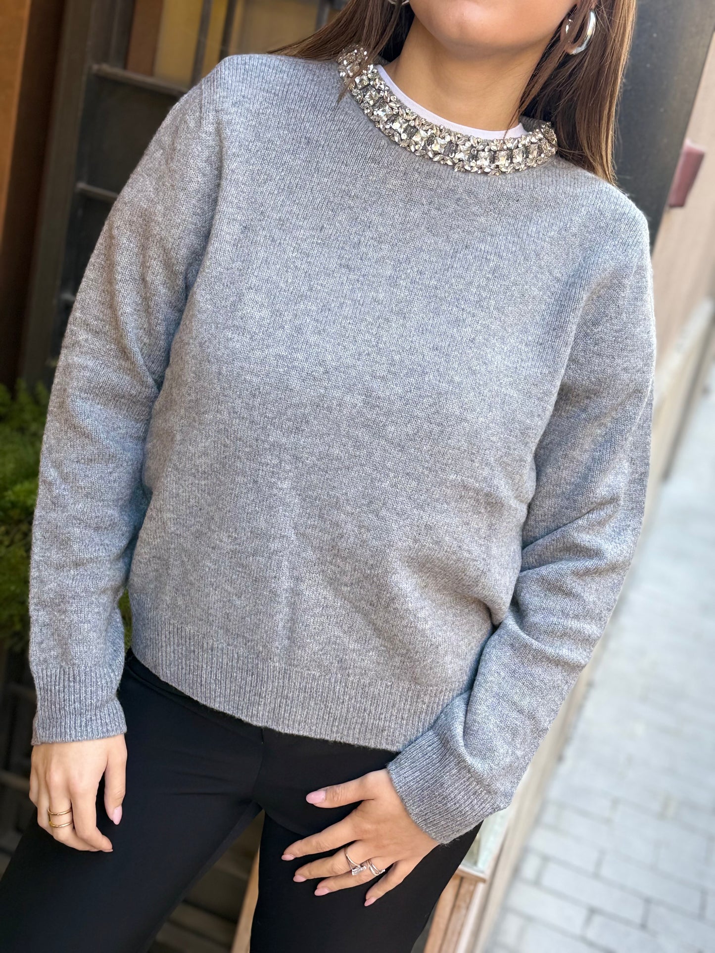 Maglia TIFFANY con girocollo gioiello GRIGIO