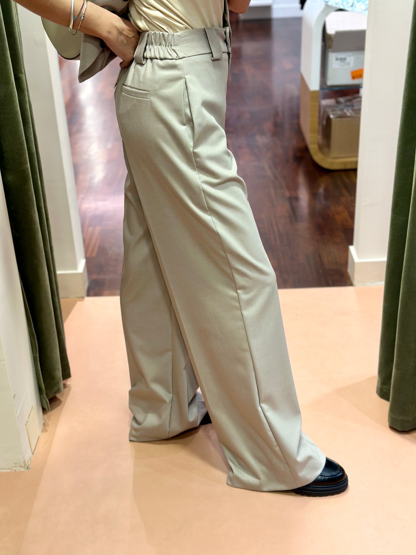 Tensione In-gilet disponibili più varianti colore