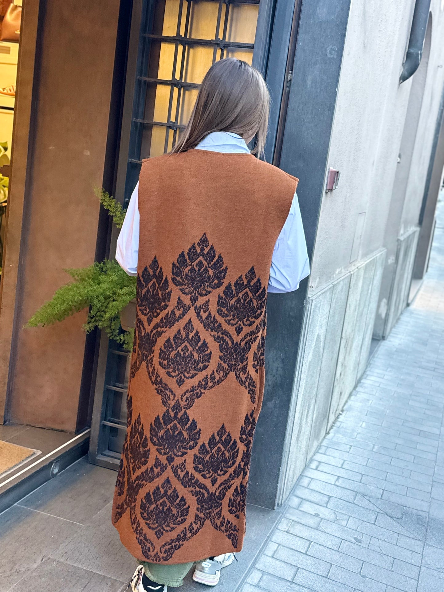 Tensione in Gilet lungo arabesque TABACCO