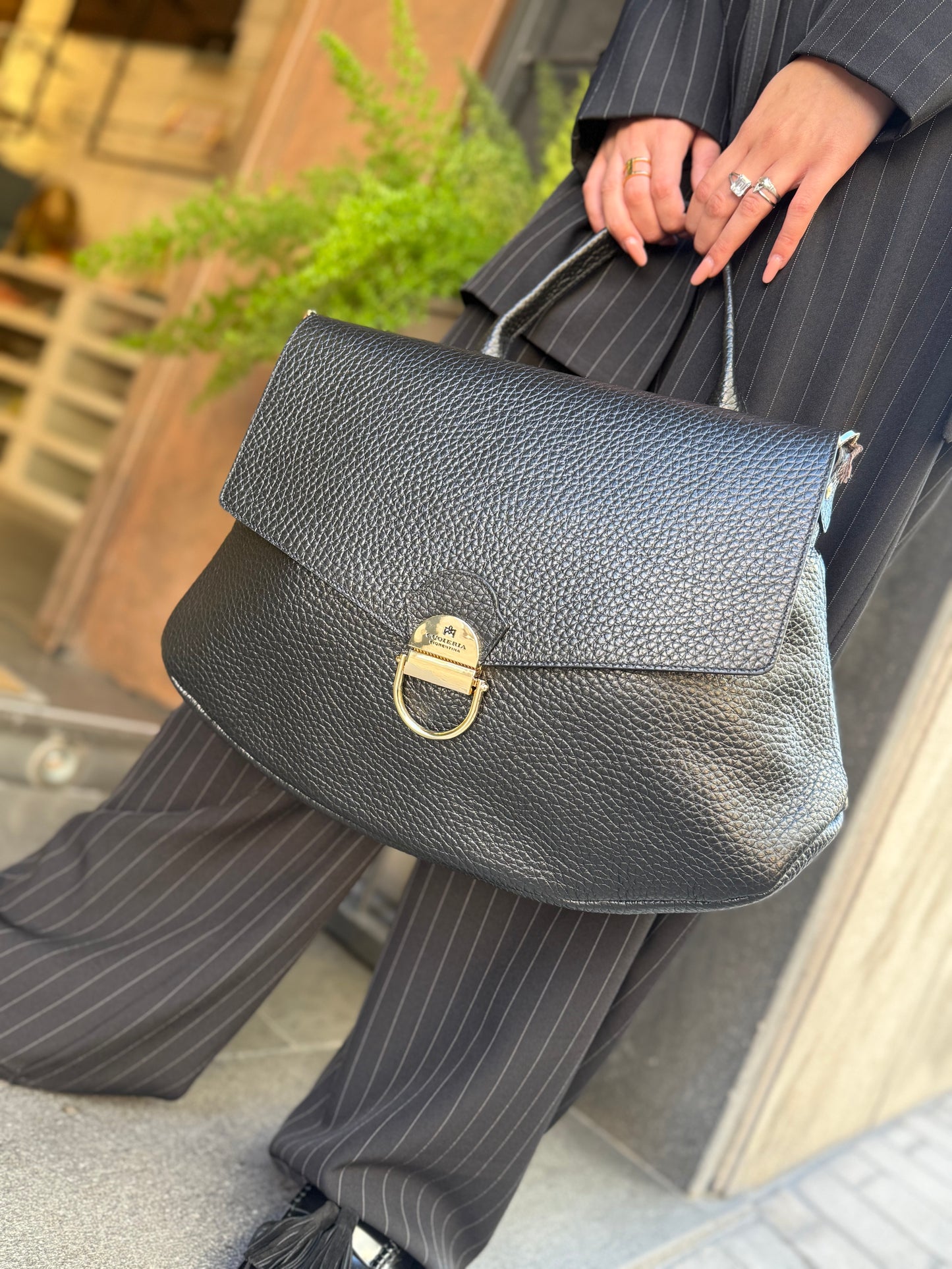 Cuoieria Fiorentina JESS LARGE FLAP BAG NERO
