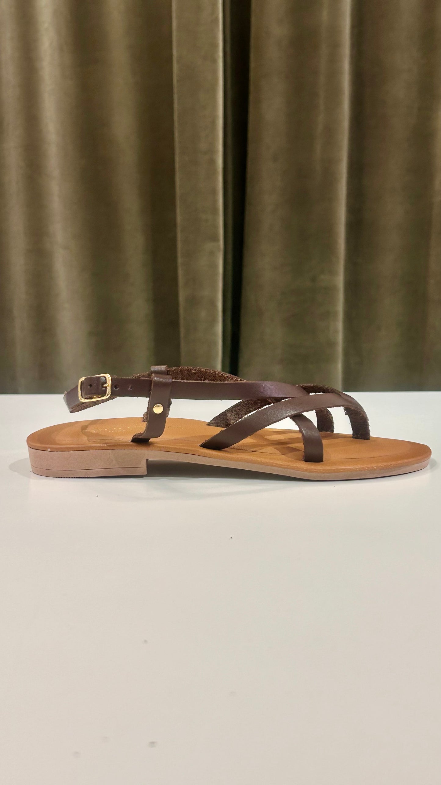 Infradito flat con incrocio MORO