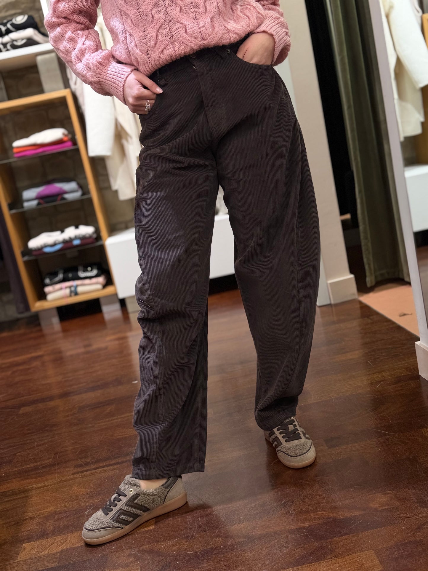 Tensione In Pantalone barrel velluto coste CIOCCOLATO