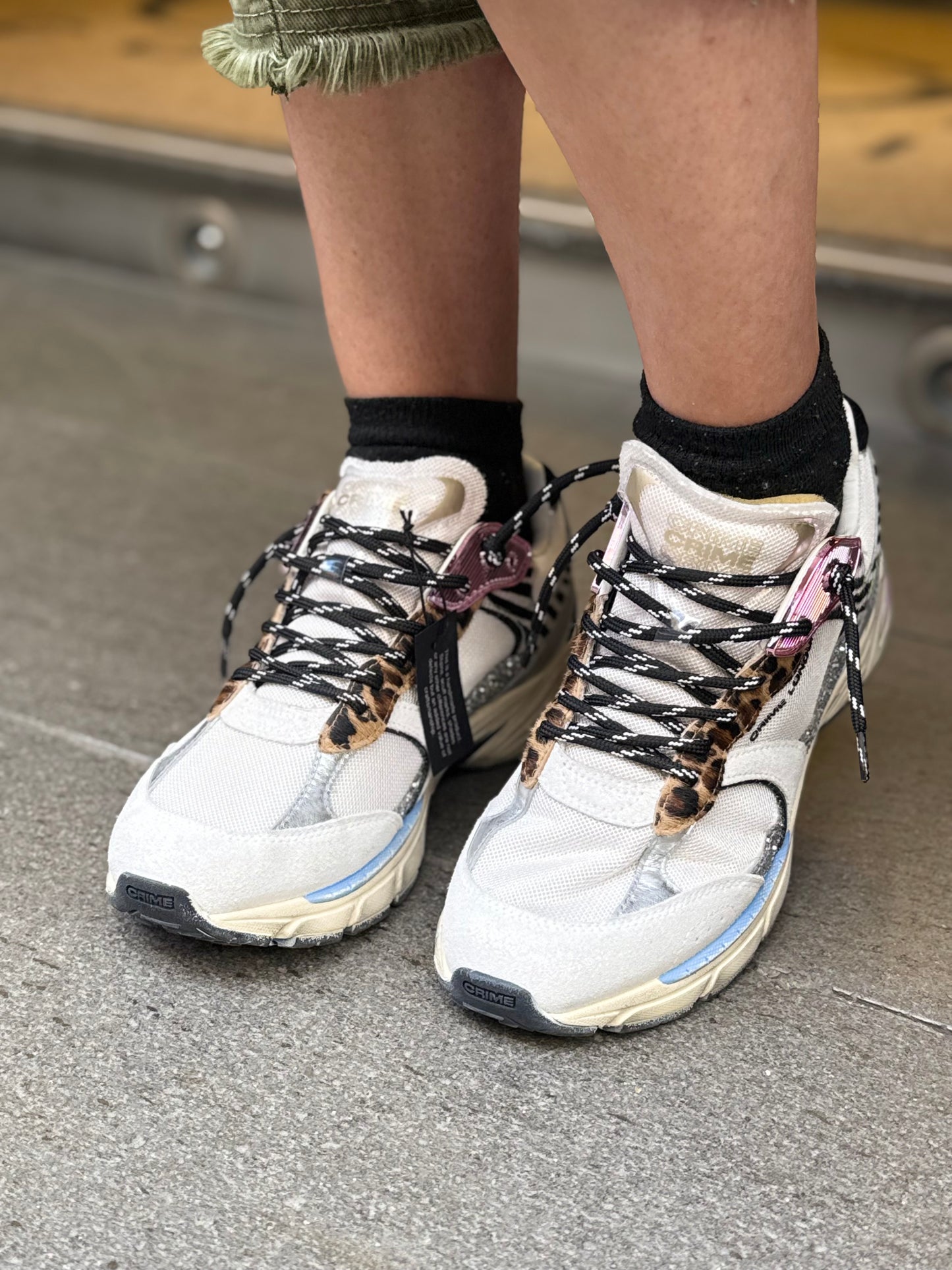 Crime London FUGITIVE Electric Safari