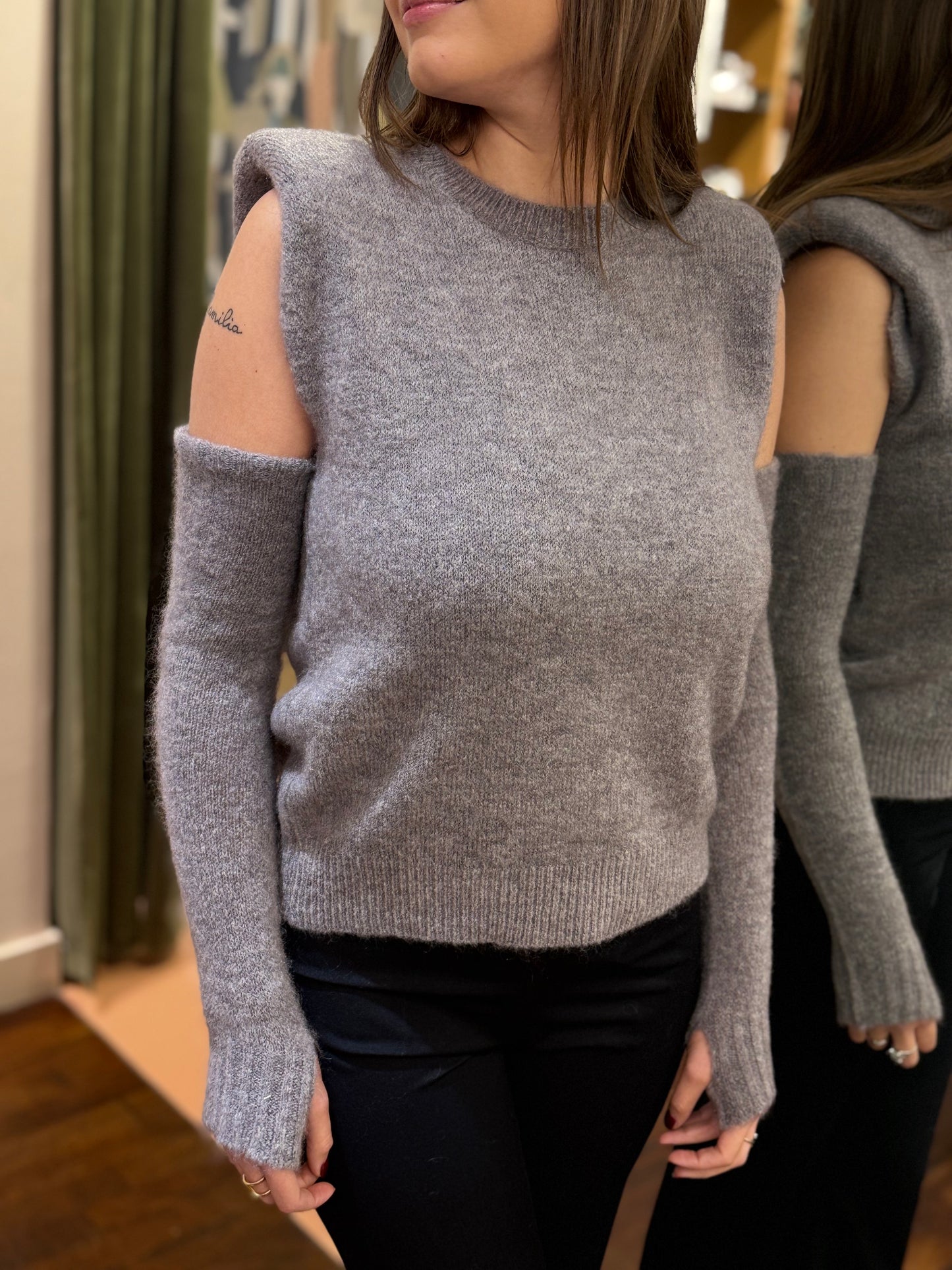Tensione in Maglia mohair elasticizzato spalline imbottite con manicotti GRIGIO