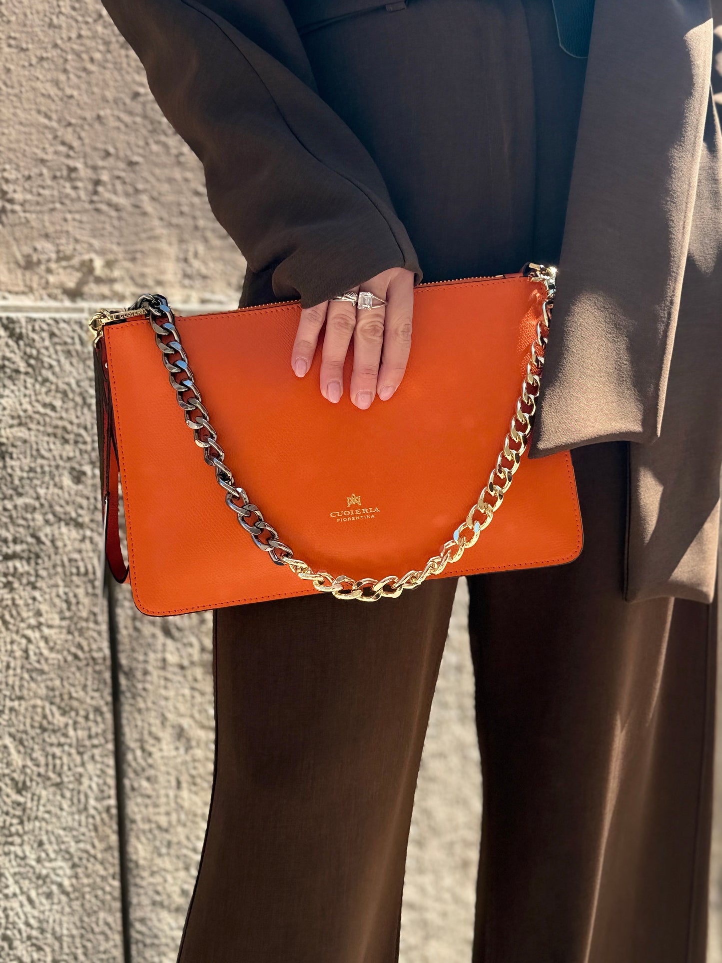 Cuoieria Fiorentina ALICE Pochette media con bracciale ARANCIO