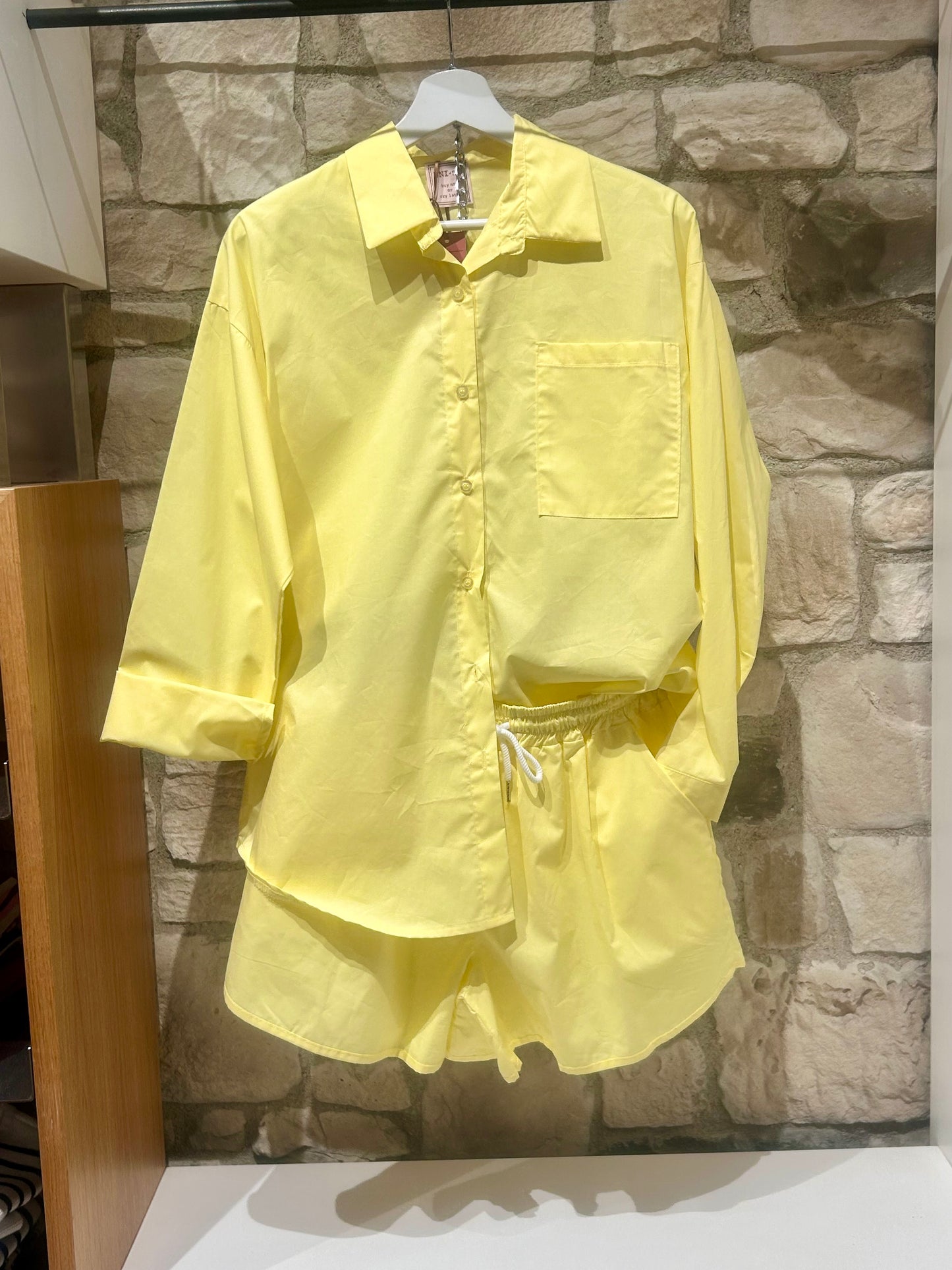 Completo "AURA" in tela parachute GIALLO