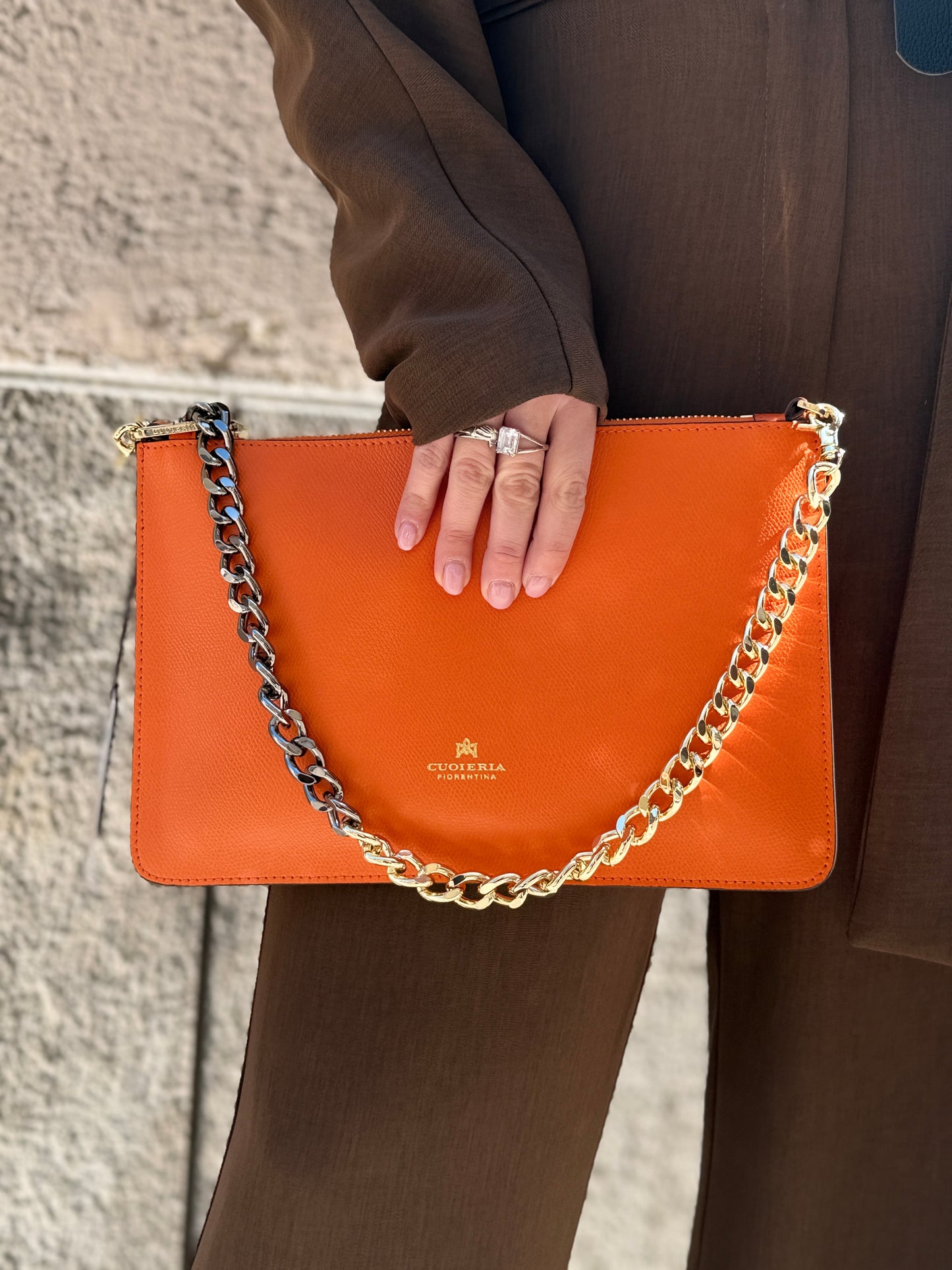 Cuoieria Fiorentina ALICE Pochette media con bracciale ARANCIO