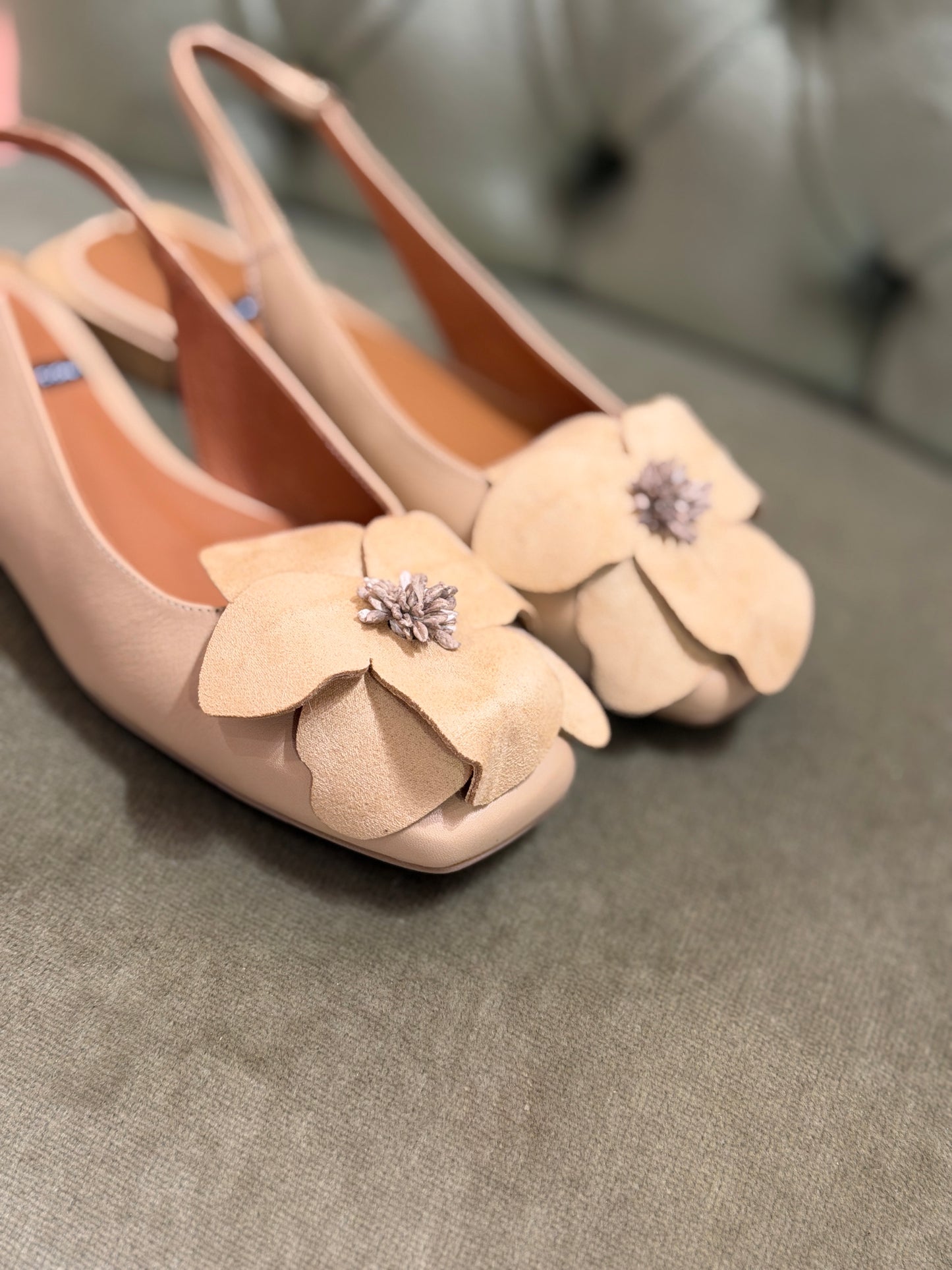 Angel Alarcon ROSINA-FLOR BEIGE