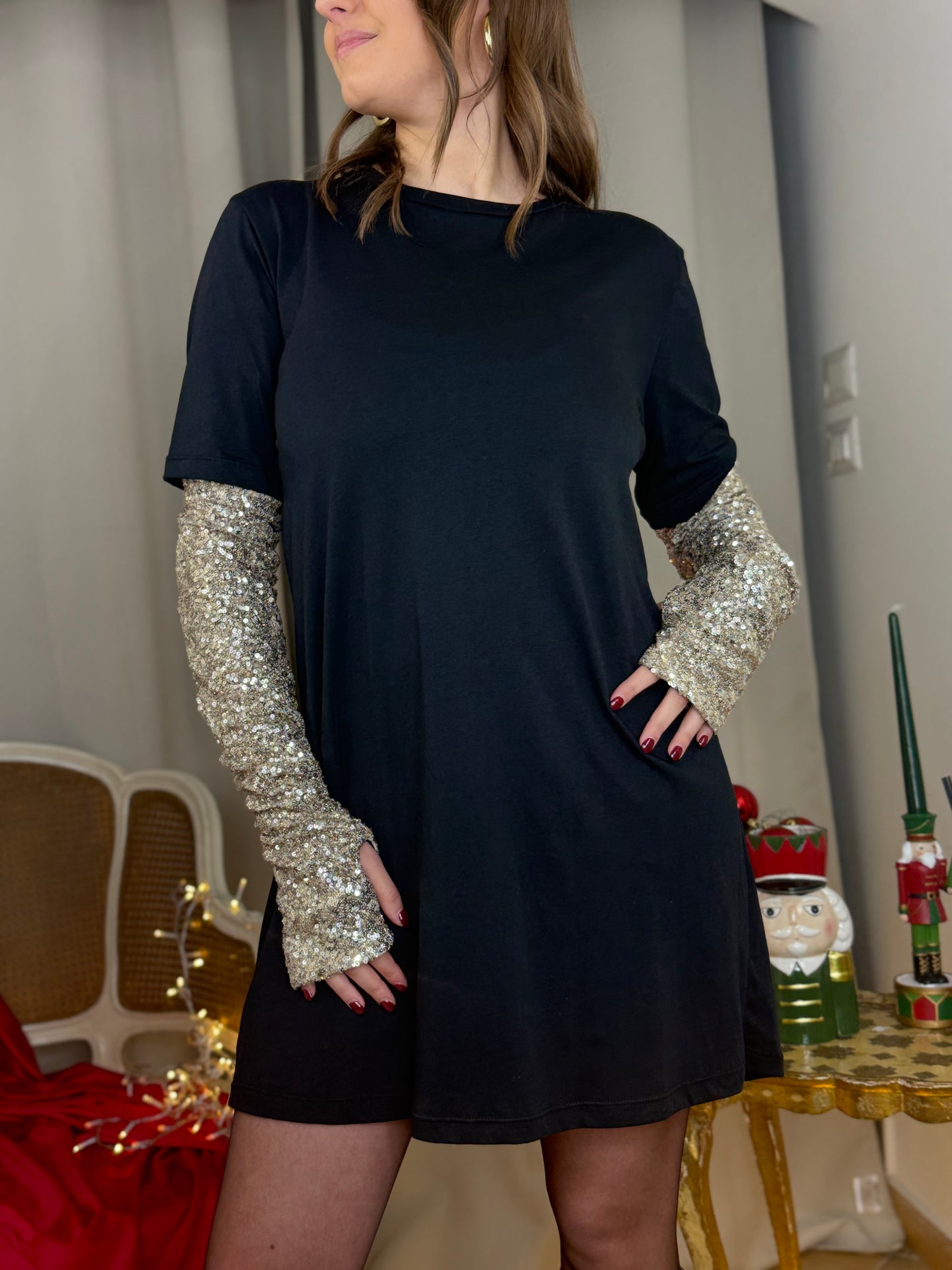 Tensione in Mini abito Jersey con manicotto in paillettes NERO/ORO