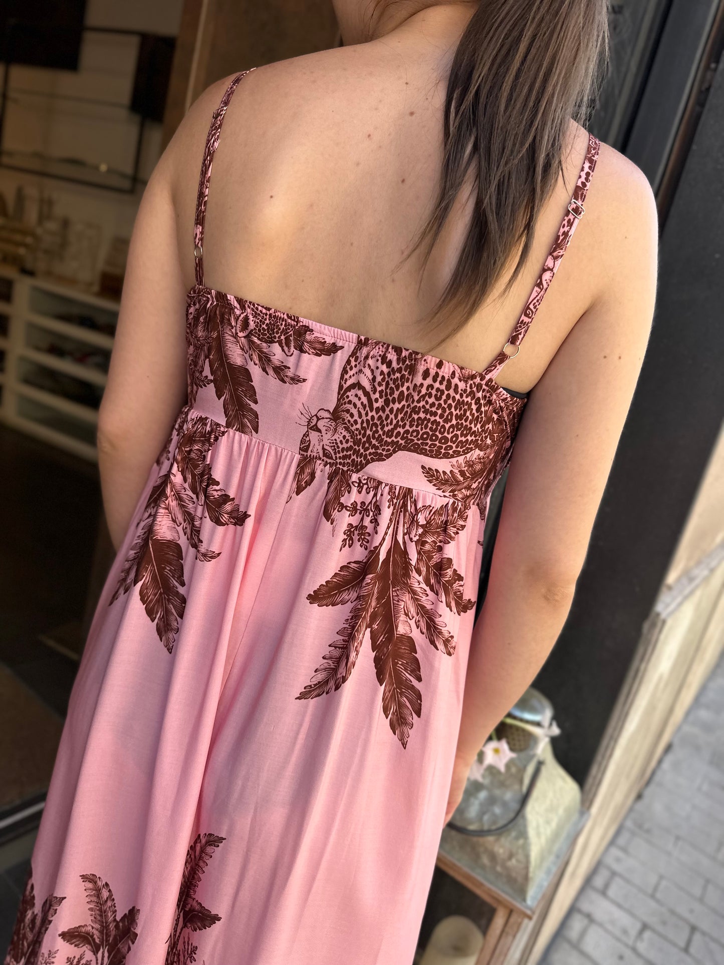 Tensione in Abito Rosa Leopard