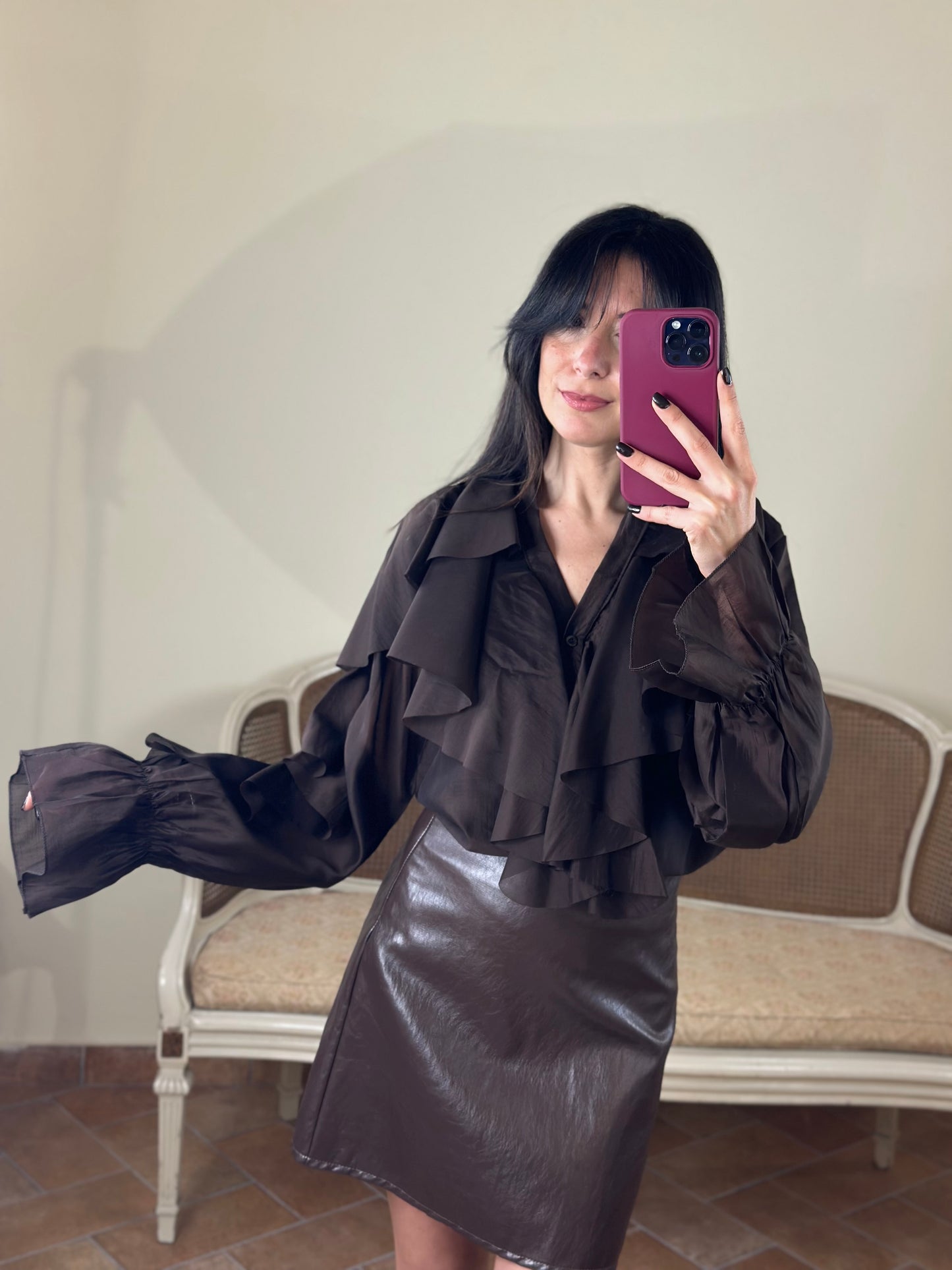 Blusa in tencel CIOCCOLATO con rouches frontali e sulle maniche