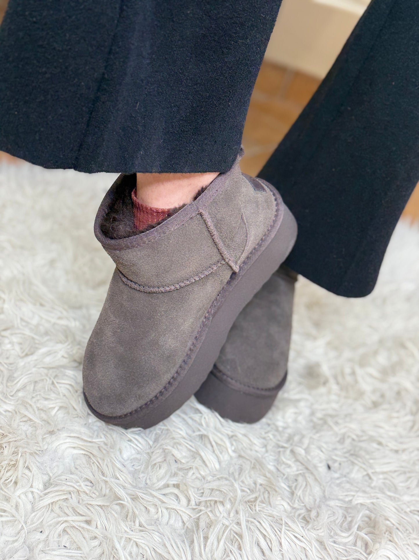 Ovyé stivaletto in camoscio MORO