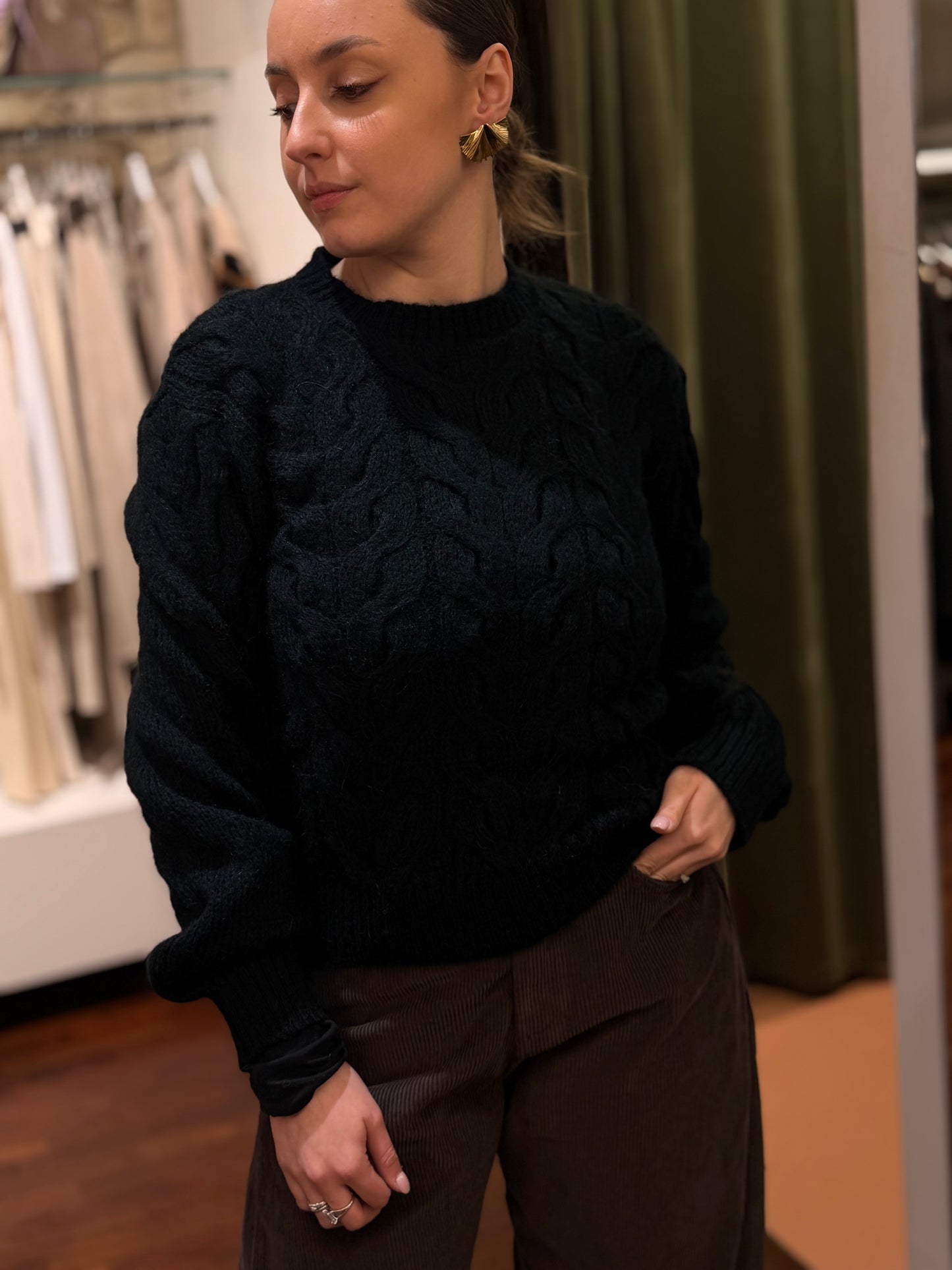 Tensione In Maglia girocollo trecce NERO