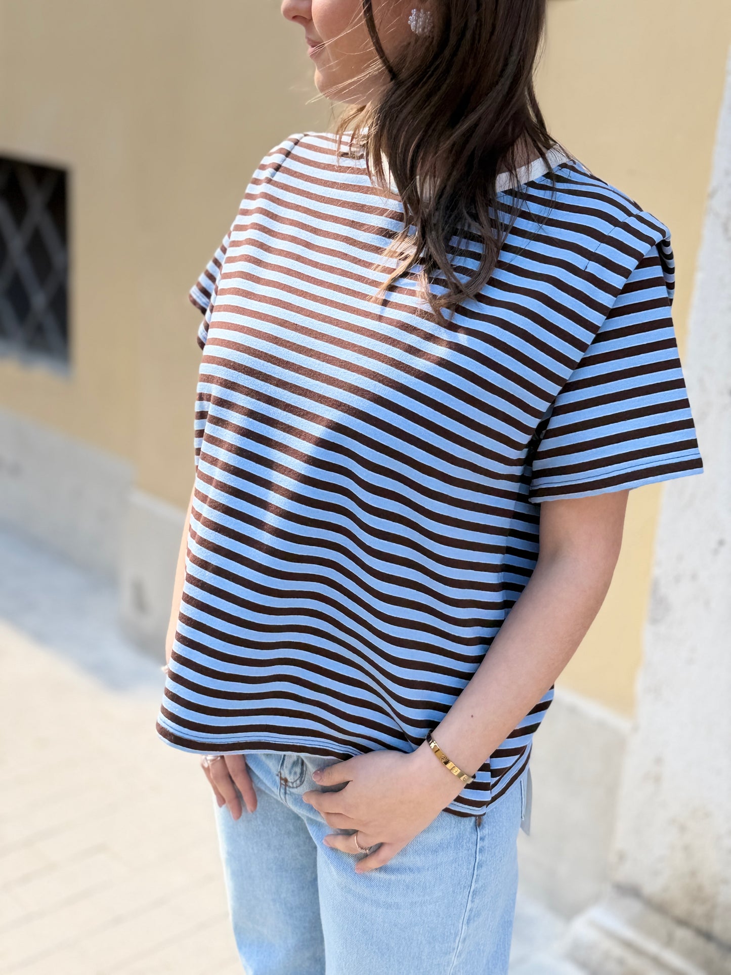 T-shirt a righe Cioccolato e celeste