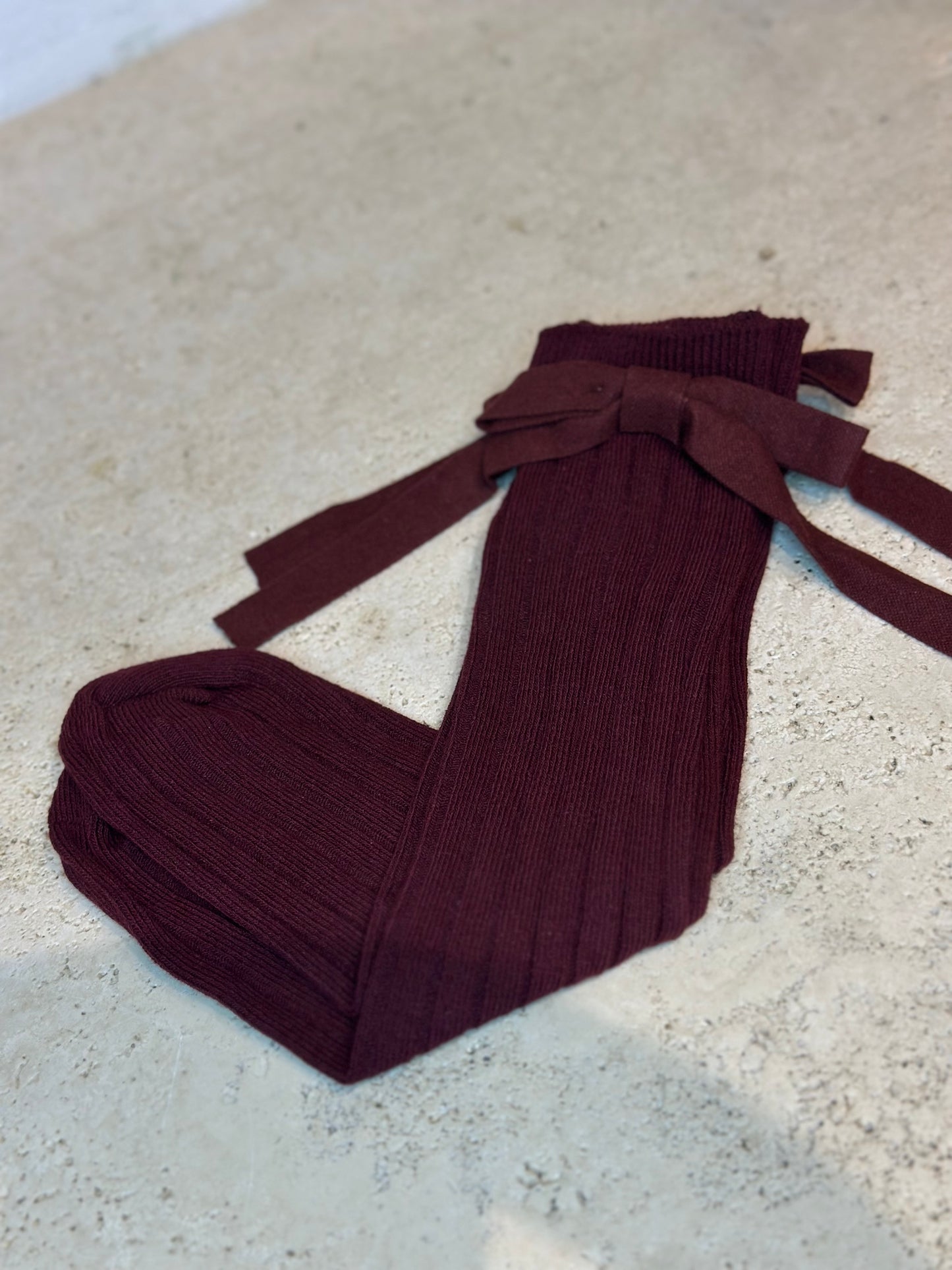 Calzino a coste con fiocco