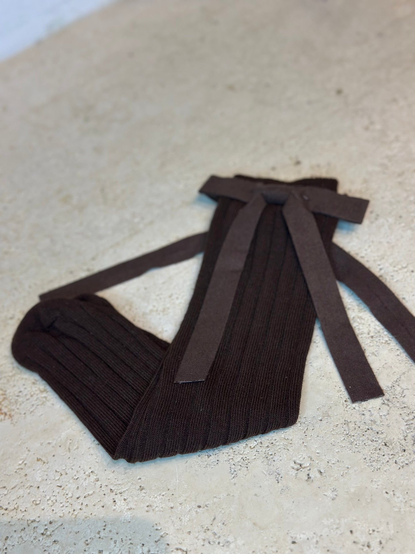 Calzino a coste con fiocco