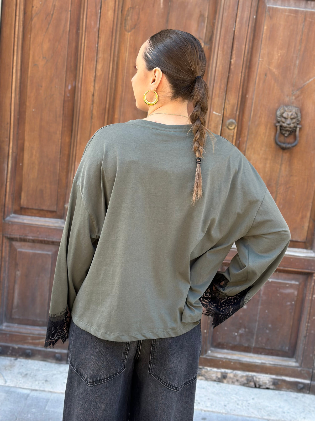 Tensione in T-shirt pizzo  VERDE/NERO