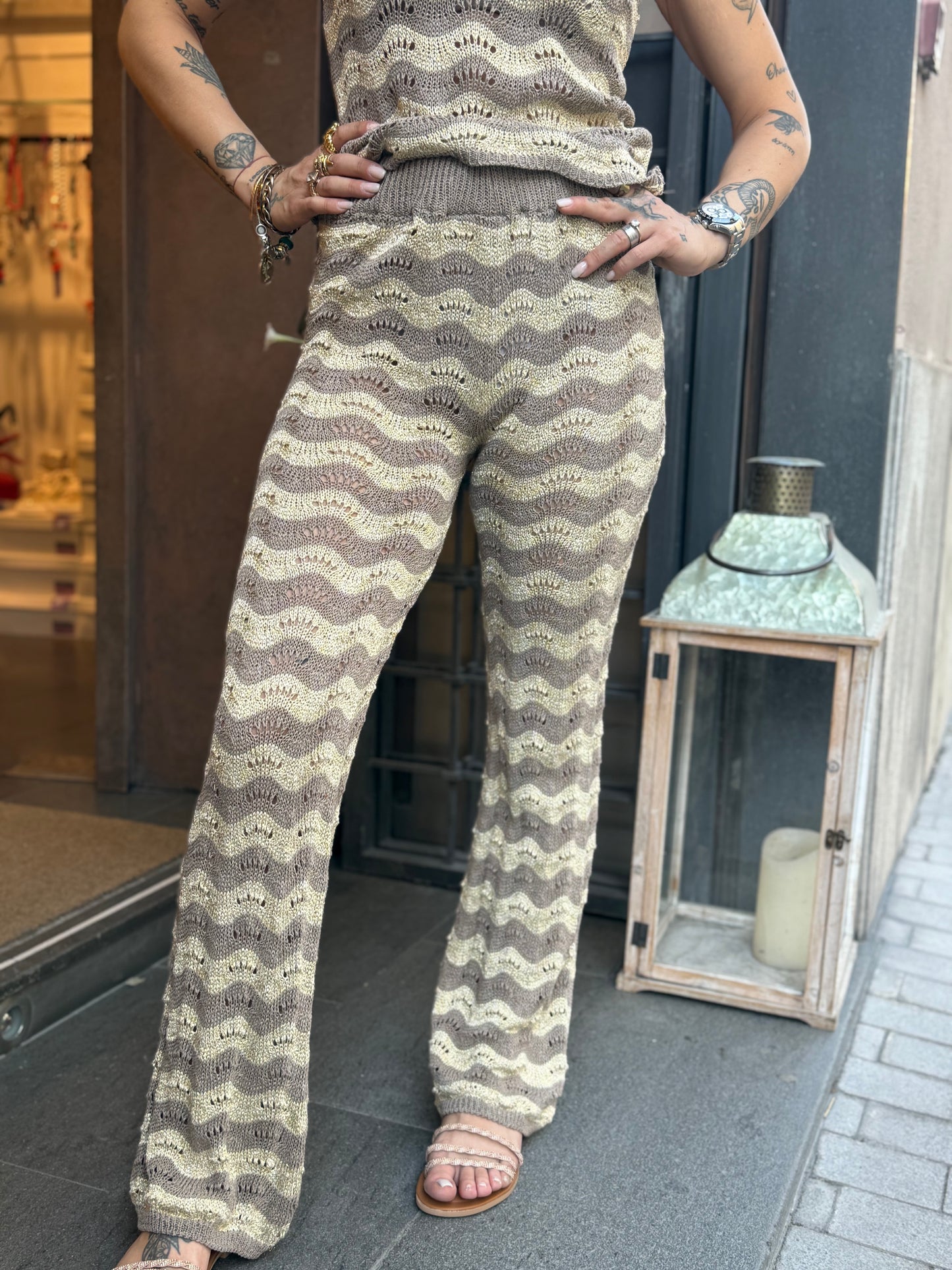 Coordinato crochet oro/fango