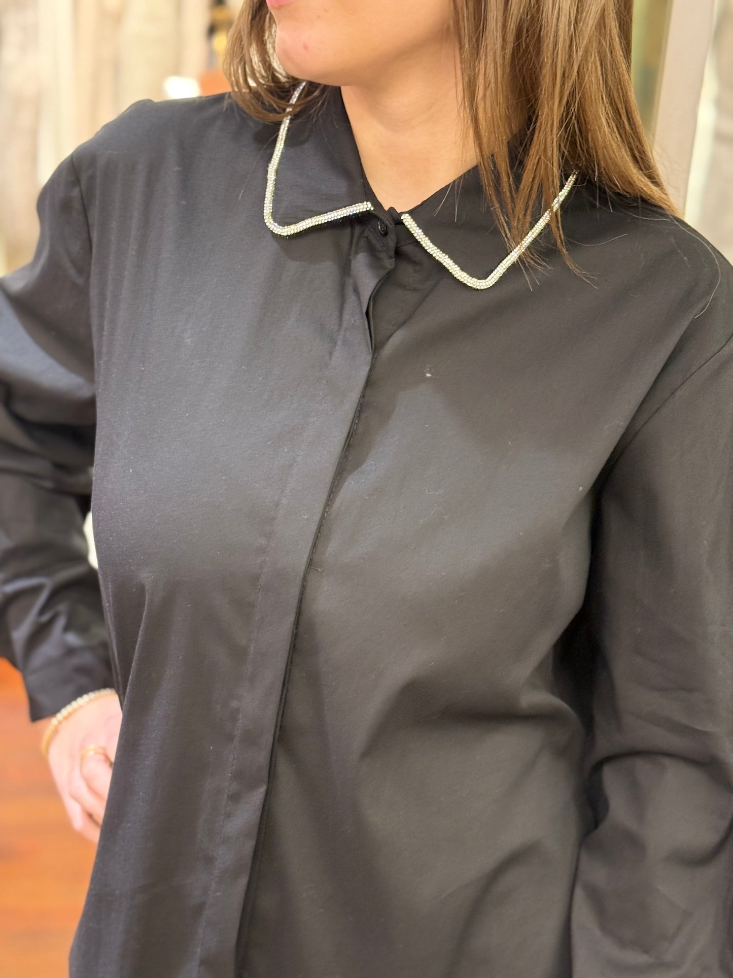 Camicia colletto profilato con micro strass NERA