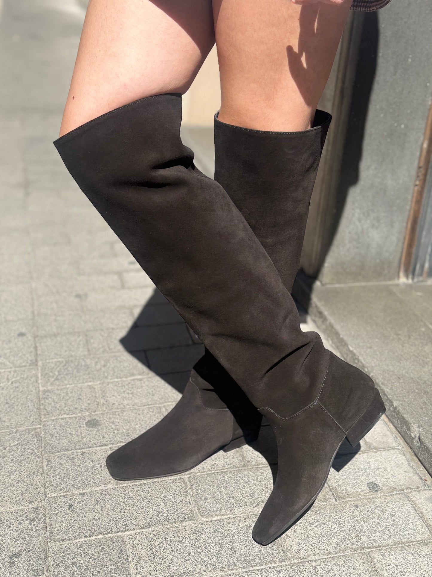 Elisa Lanci Stivale alto in suede NERO