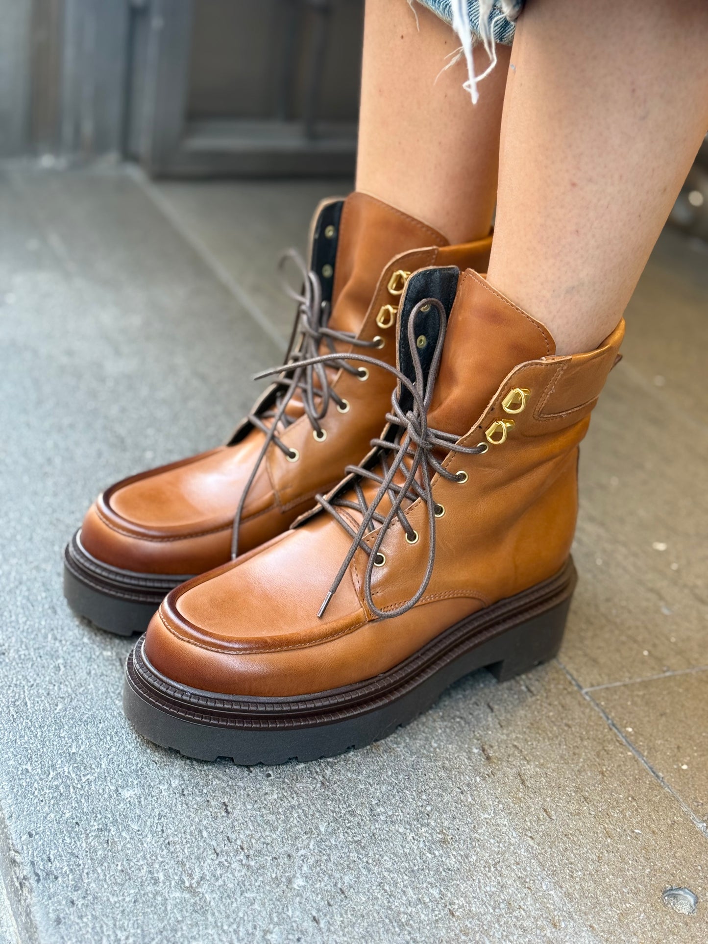 Anfibio in pelle liscia CUOIO